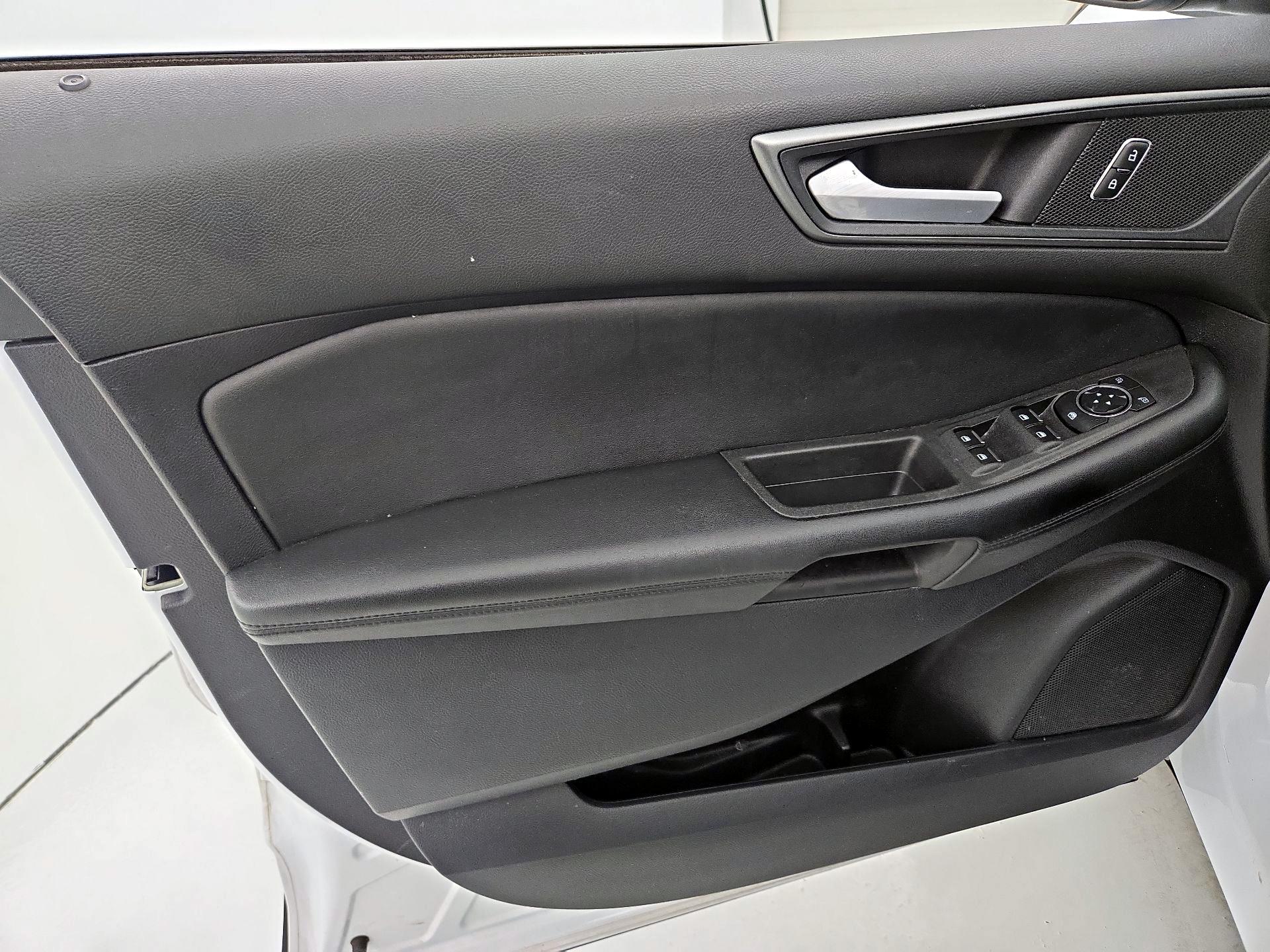 Thumbnail: 2020 Ford Edge - 12