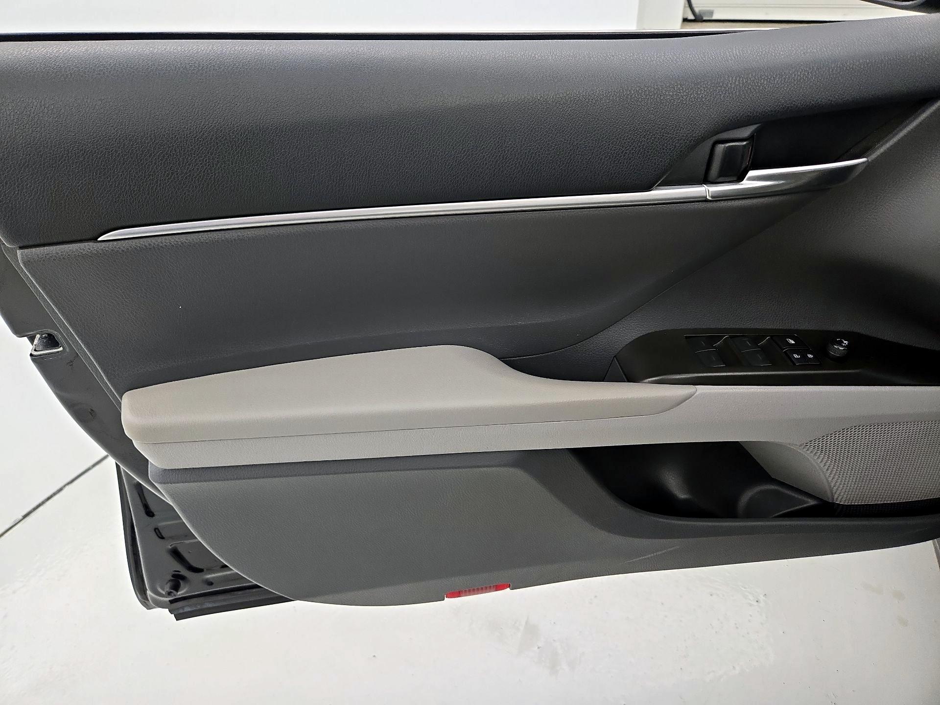 Thumbnail: 2023 Toyota Camry - 12
