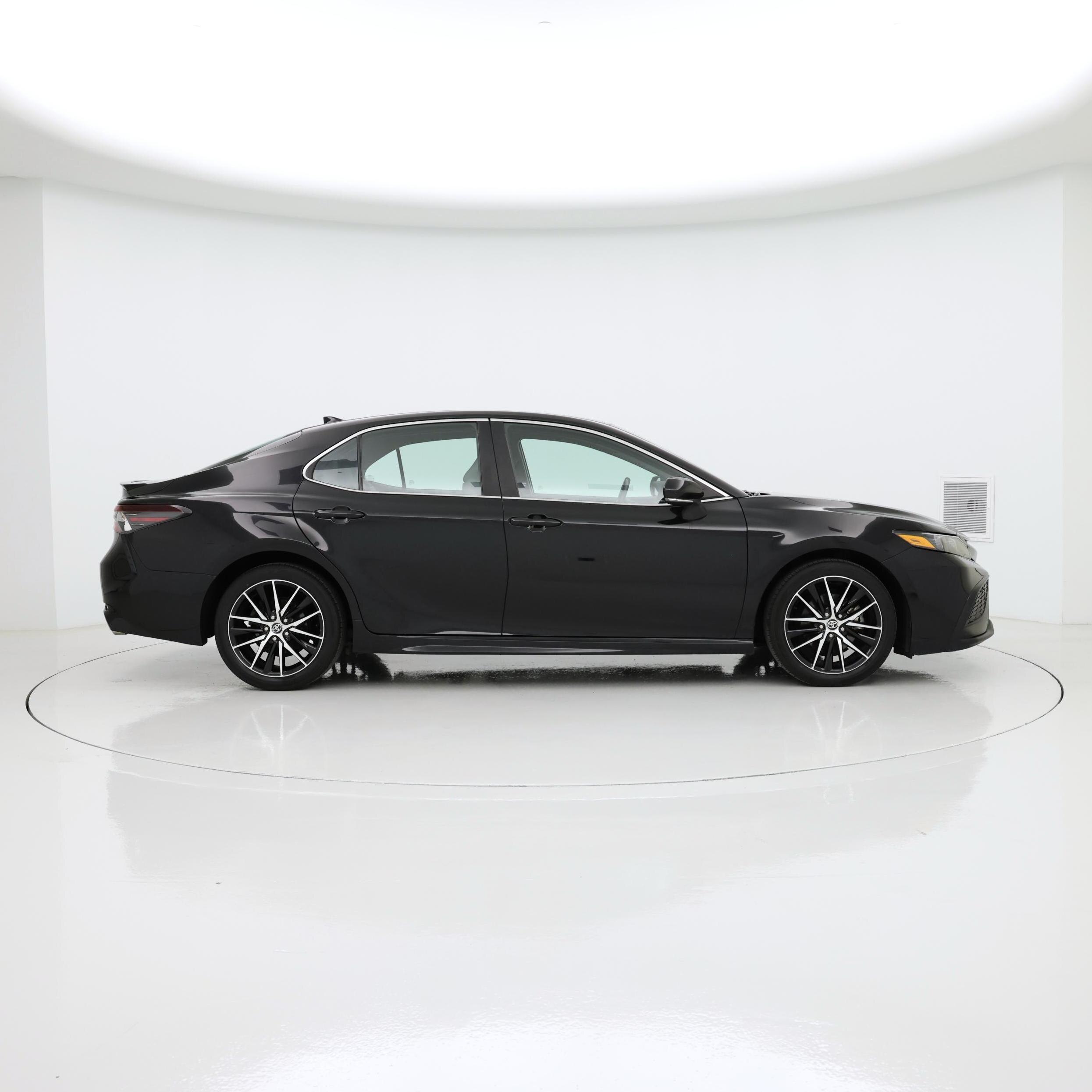 Thumbnail: 2023 Toyota Camry - 7