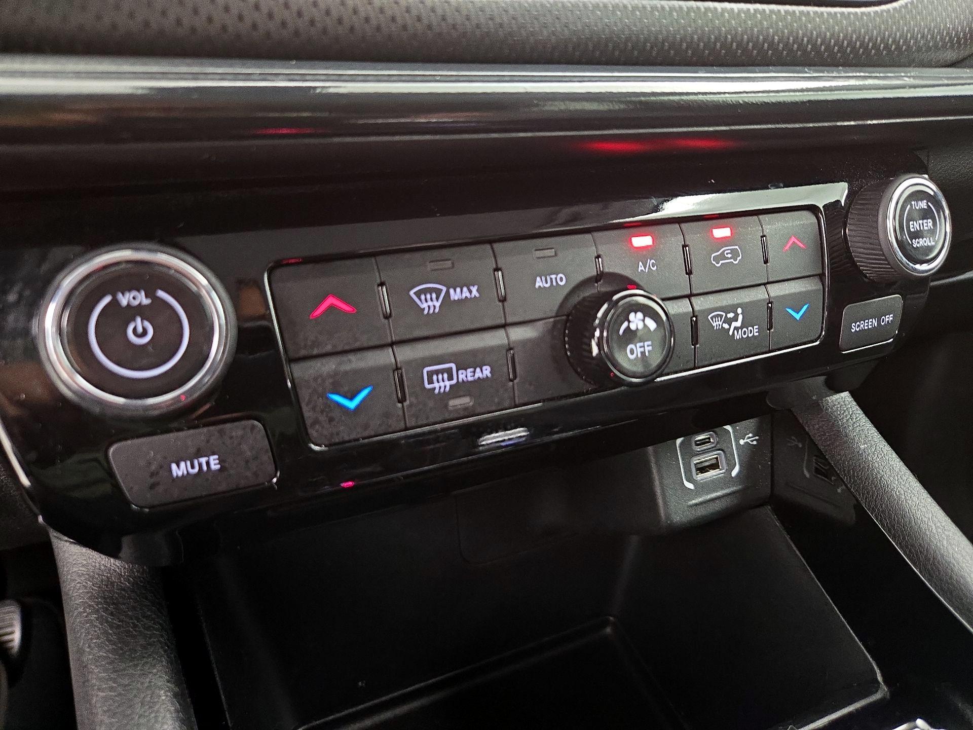 Thumbnail: 2022 Jeep Compass - 17