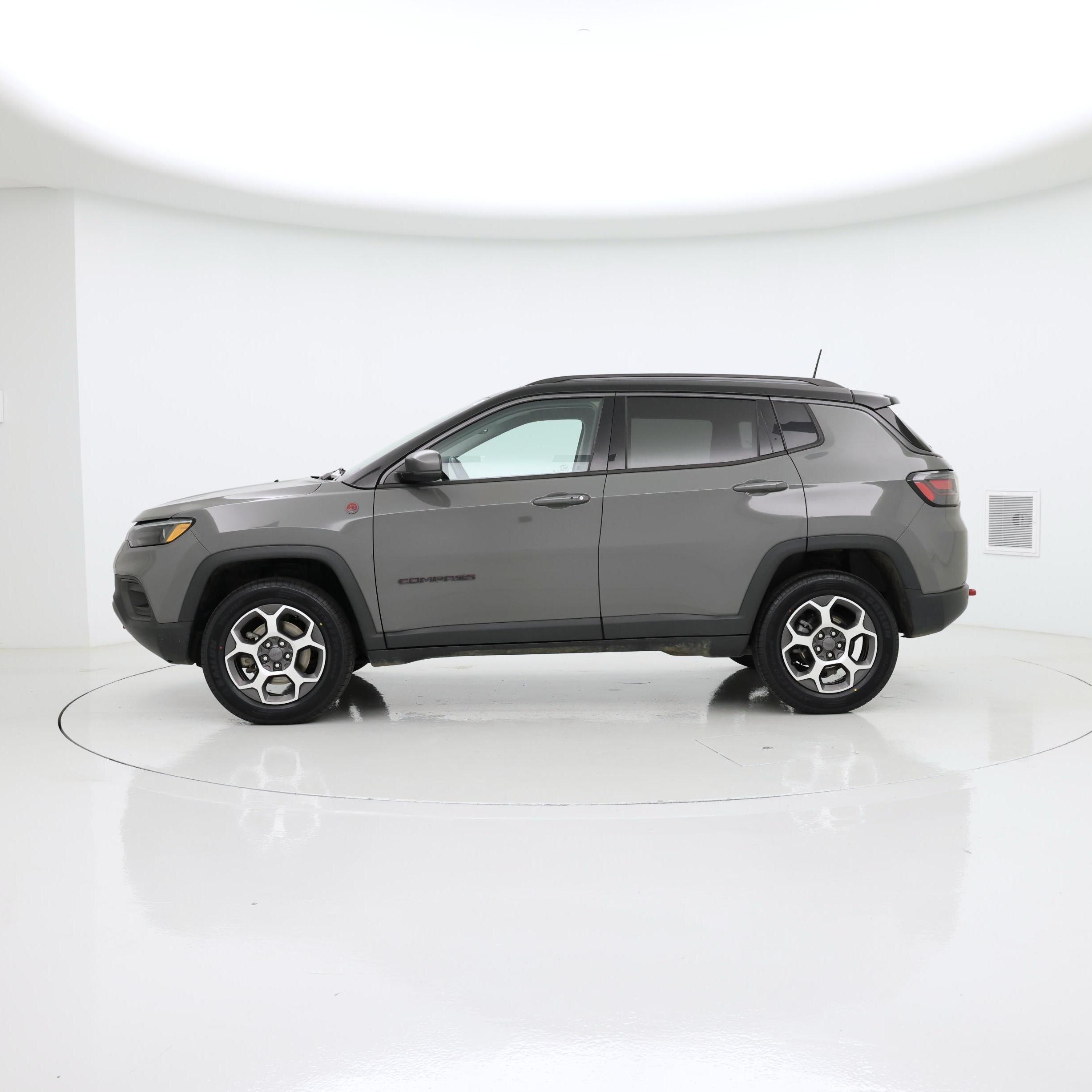 Thumbnail: 2022 Jeep Compass - 3