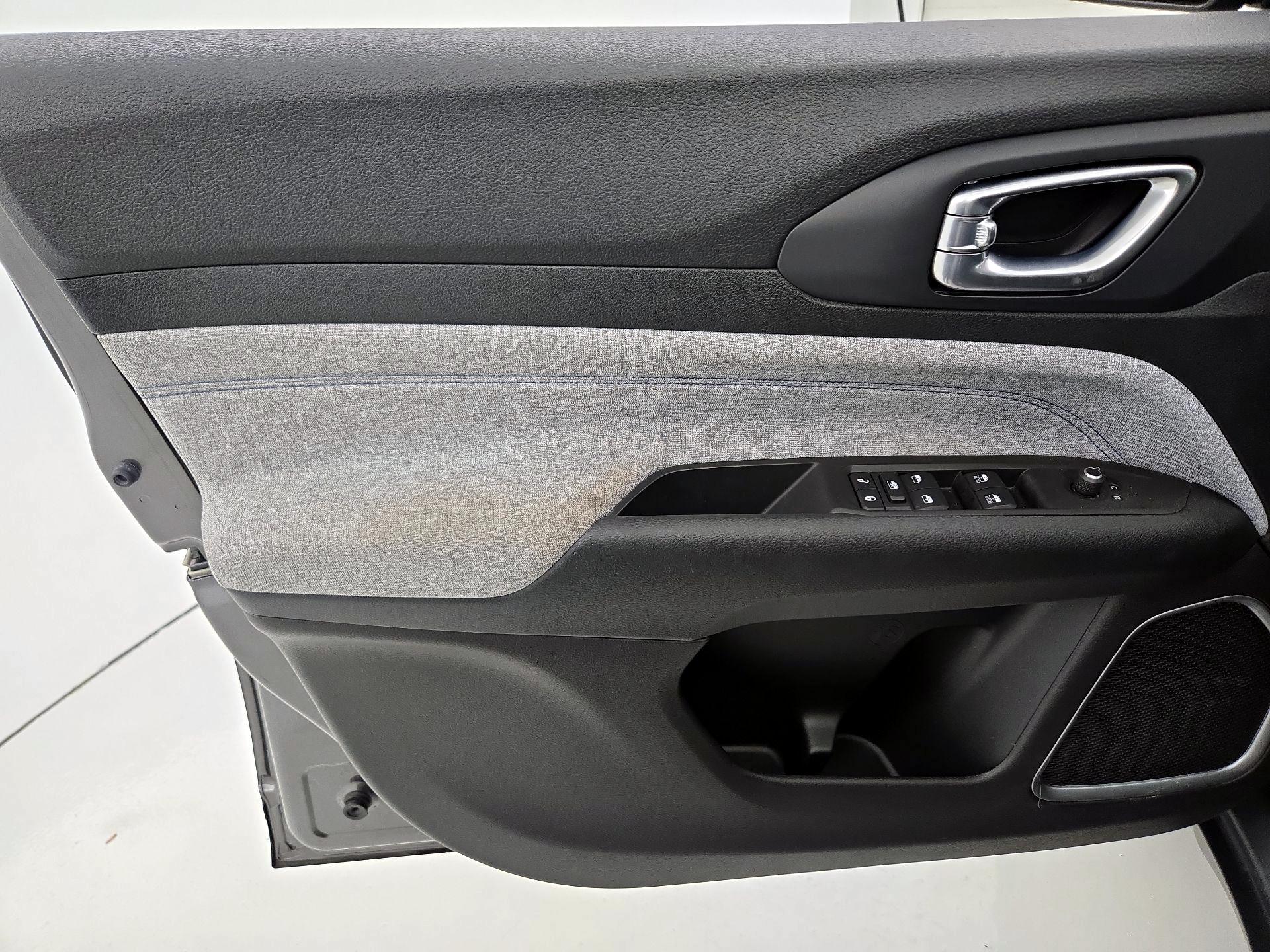 Thumbnail: 2022 Jeep Compass - 12