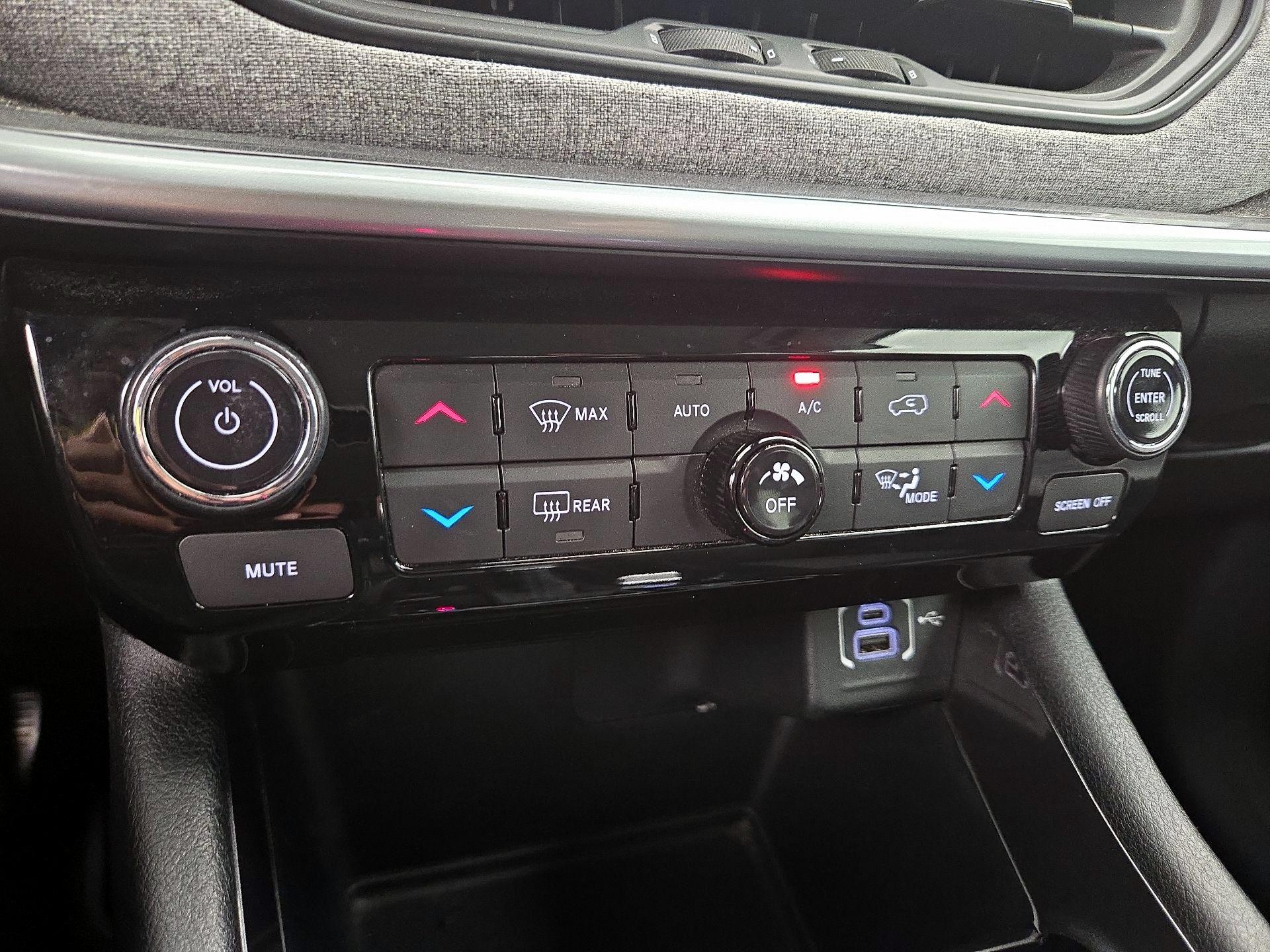 Thumbnail: 2022 Jeep Compass - 16
