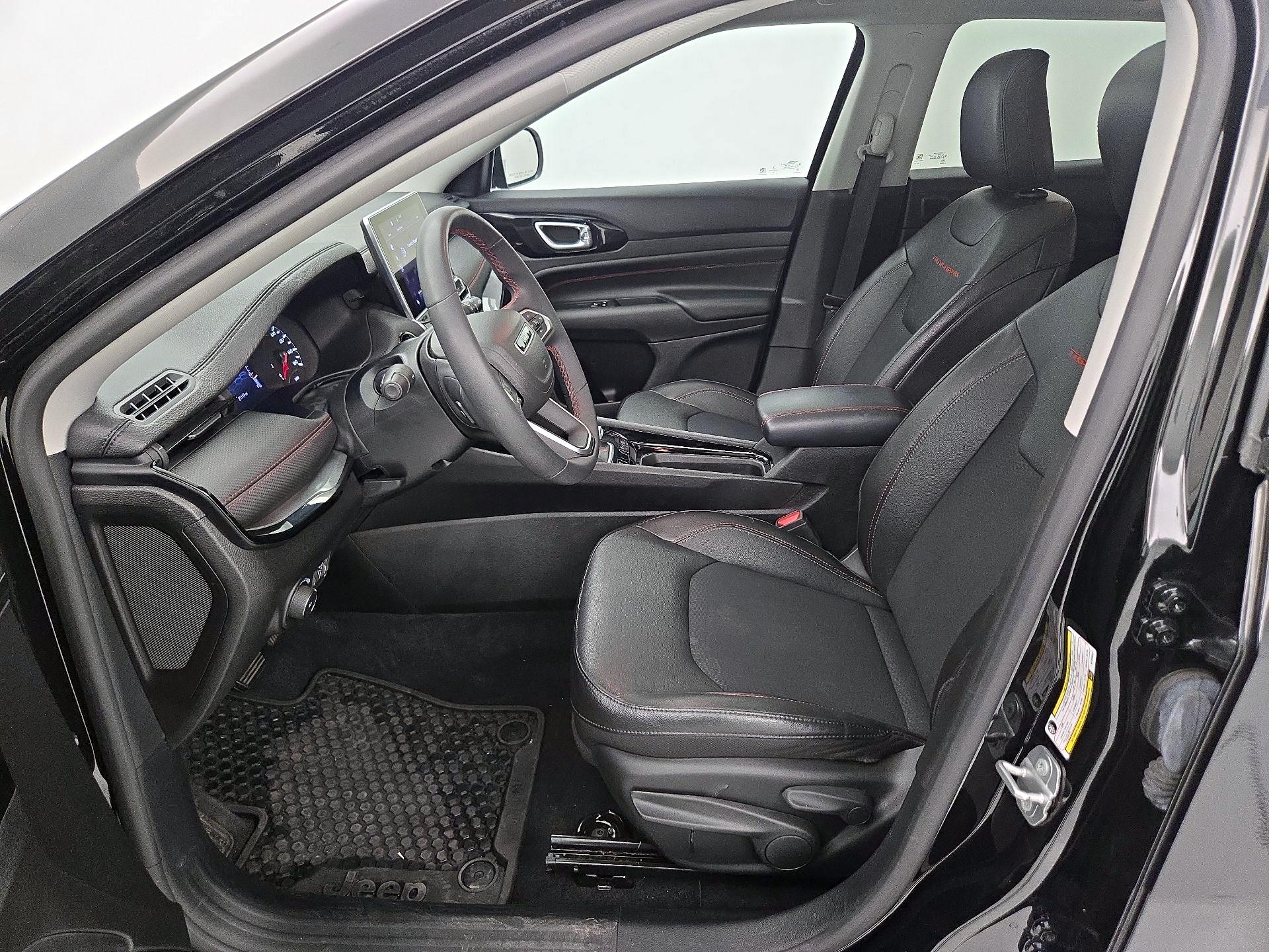 Thumbnail: 2022 Jeep Compass - 11