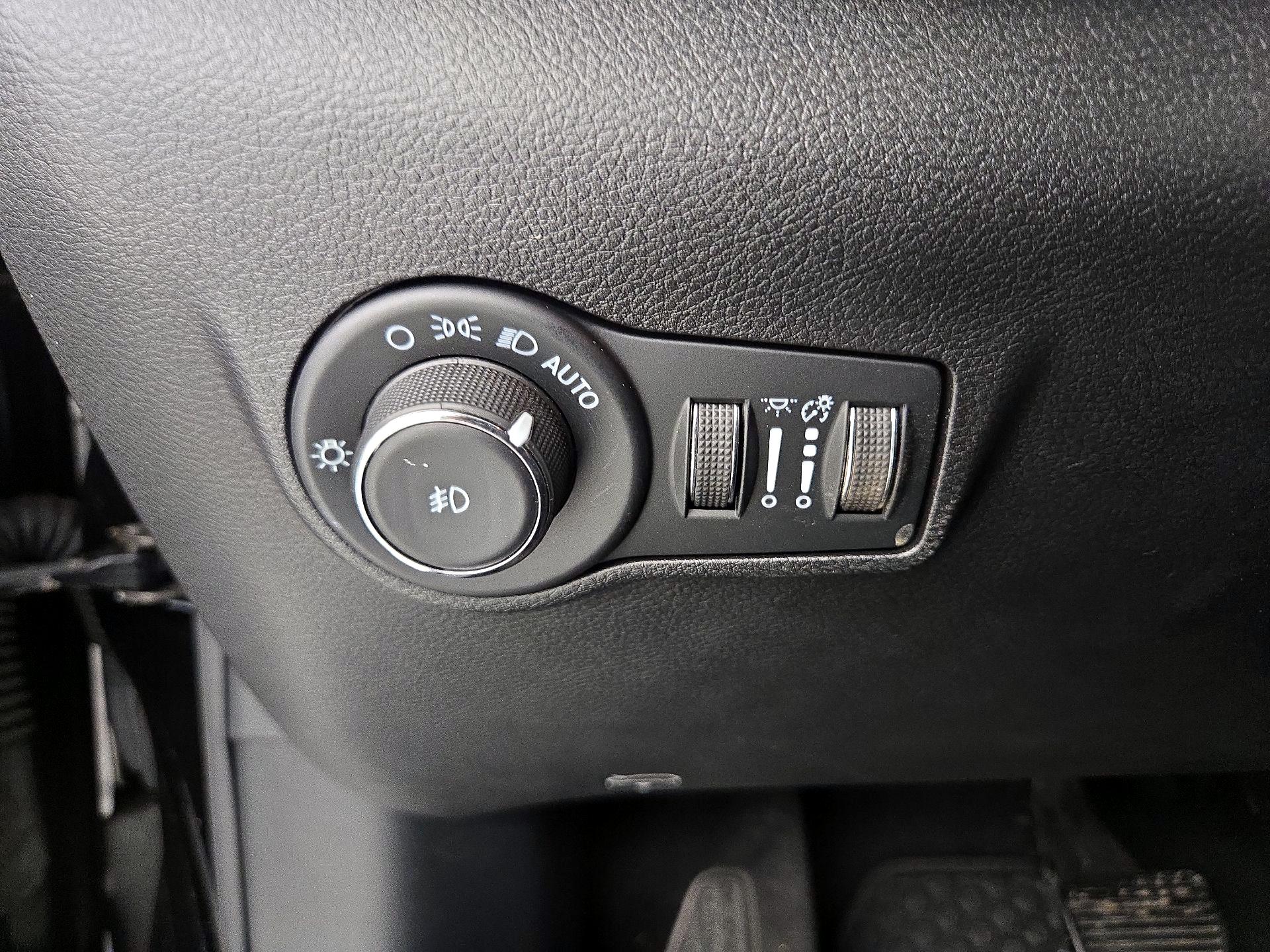 Thumbnail: 2022 Jeep Compass - 13