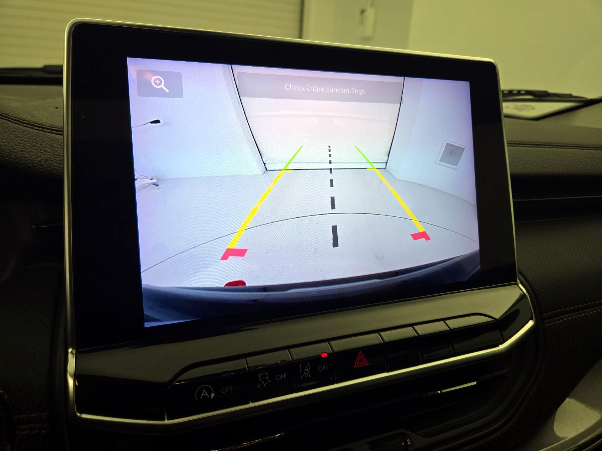 Thumbnail: 2022 Jeep Compass - 14