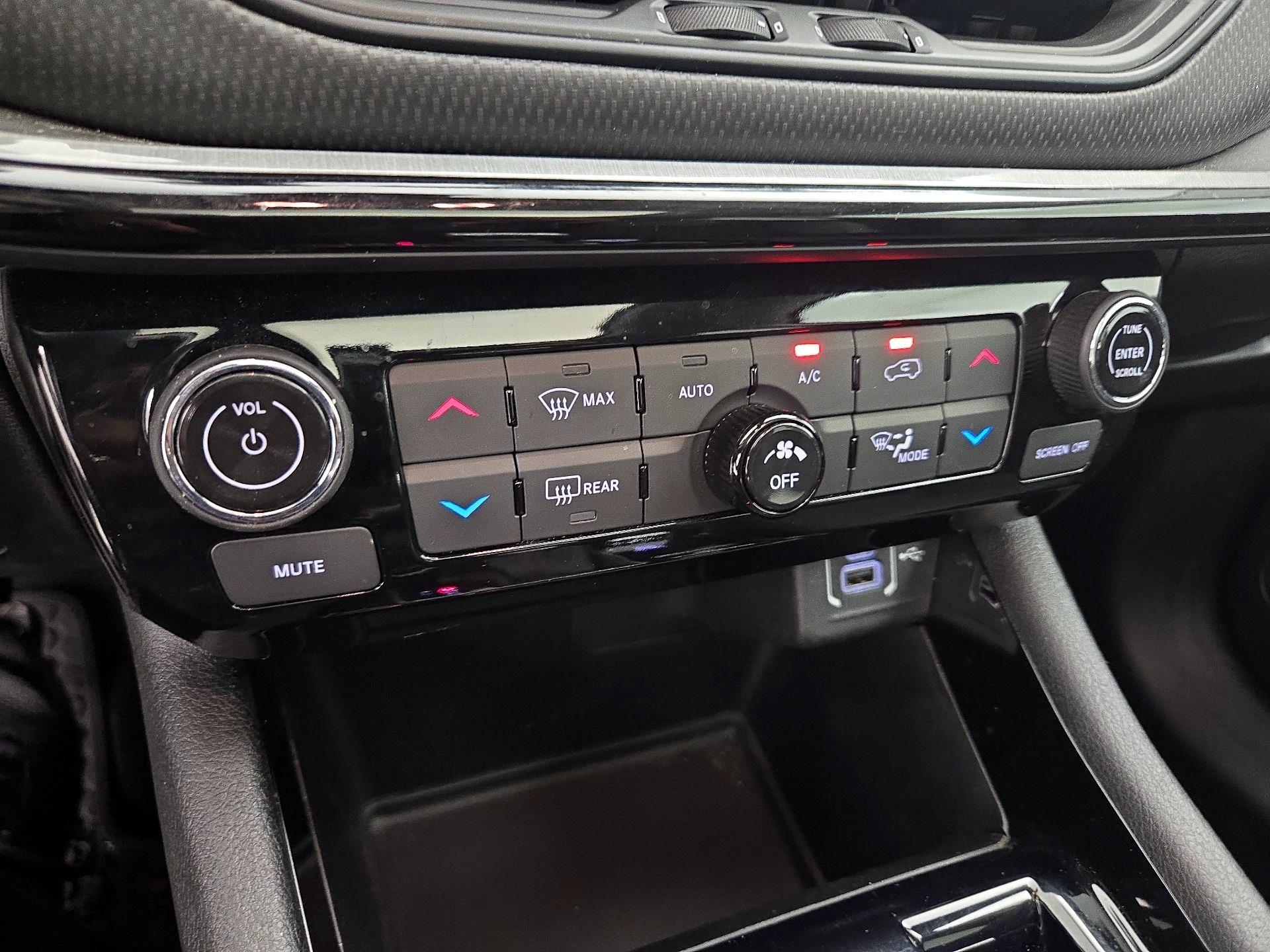 Thumbnail: 2022 Jeep Compass - 16