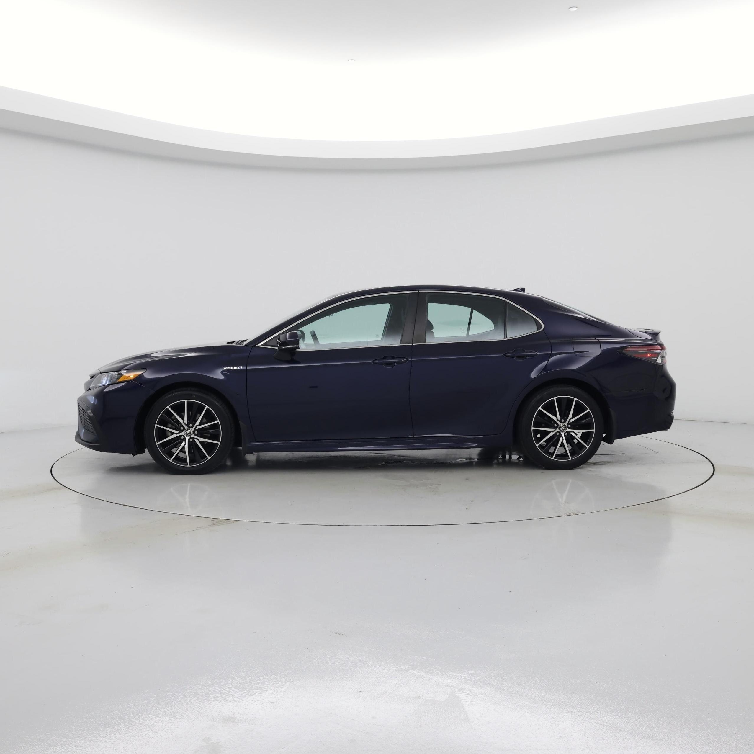Thumbnail: 2021 Toyota Camry - 3