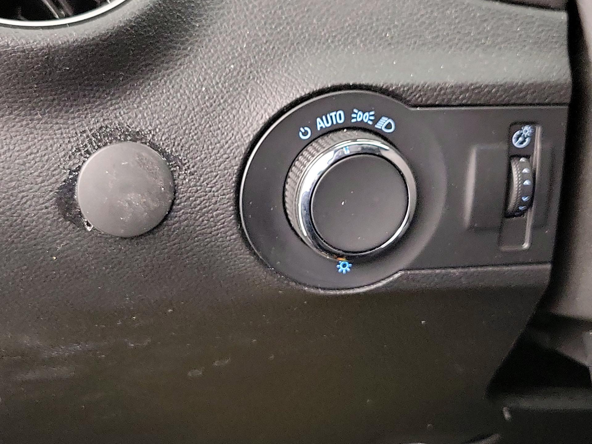 Thumbnail: 2015 Chevrolet Camaro - 13