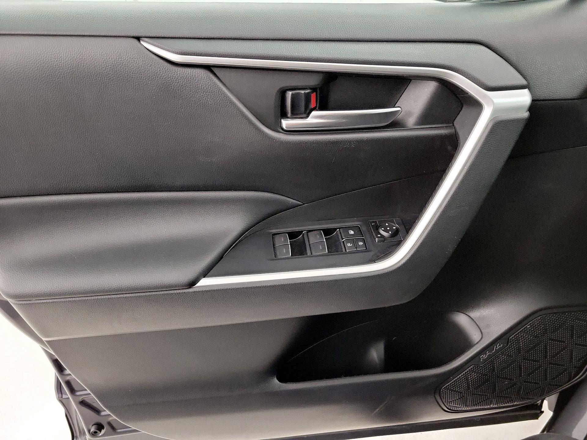 Thumbnail: 2023 Toyota RAV4 - 12