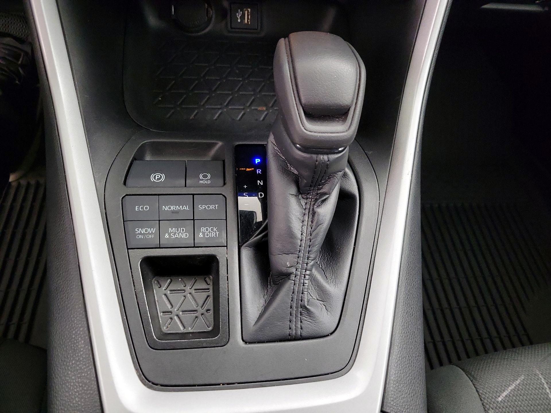 Thumbnail: 2023 Toyota RAV4 - 18