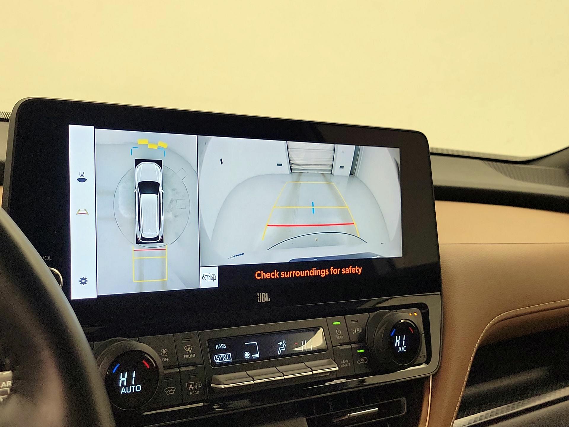 Thumbnail: 2024 Toyota Highlander - 14