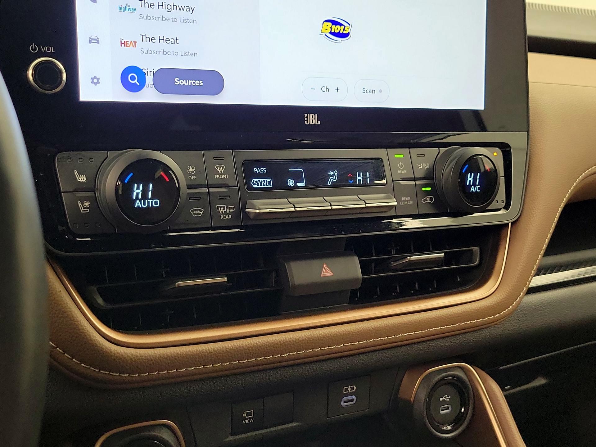 Thumbnail: 2024 Toyota Highlander - 16