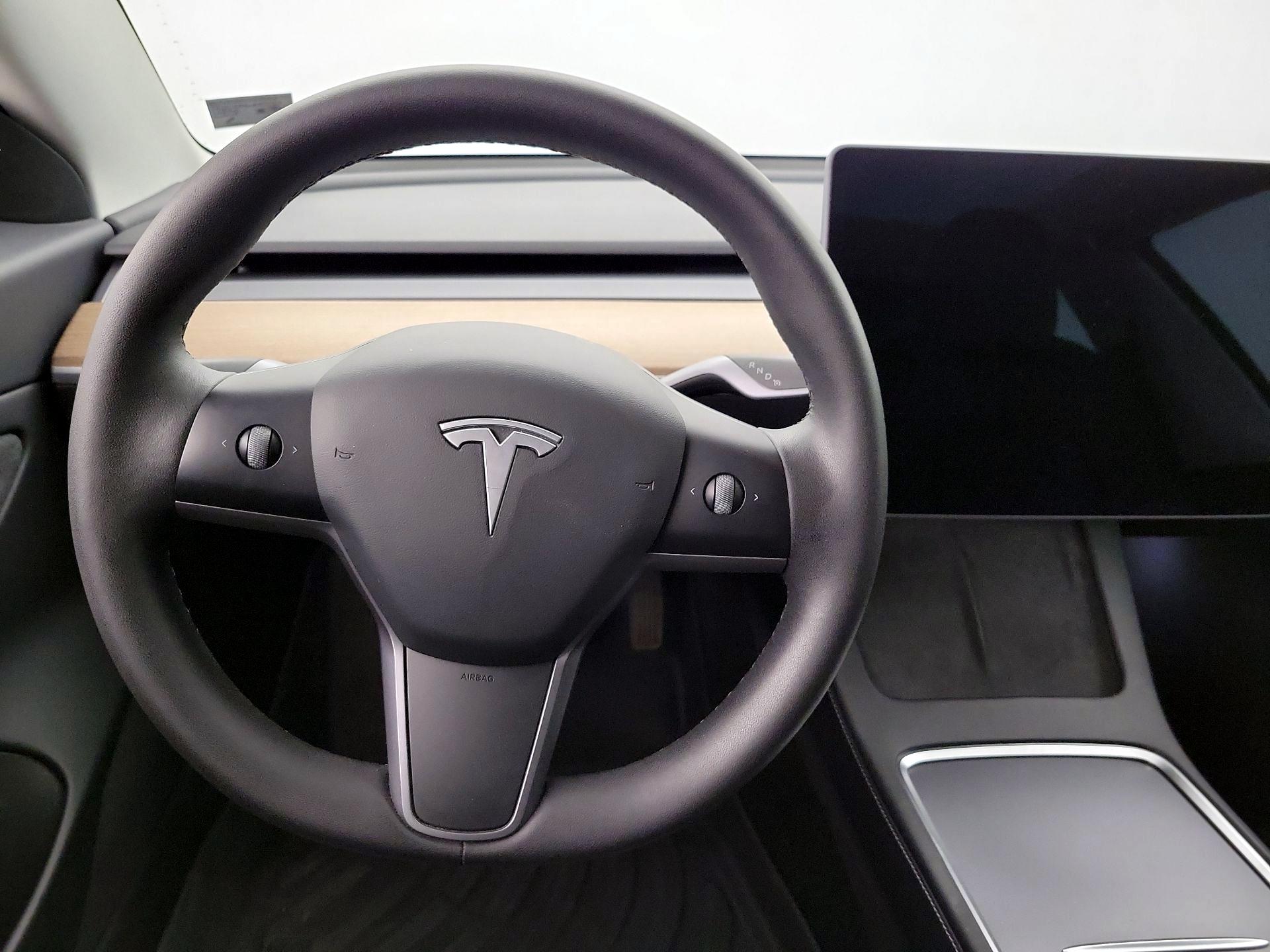 Thumbnail: 2021 Tesla Model 3 - 10