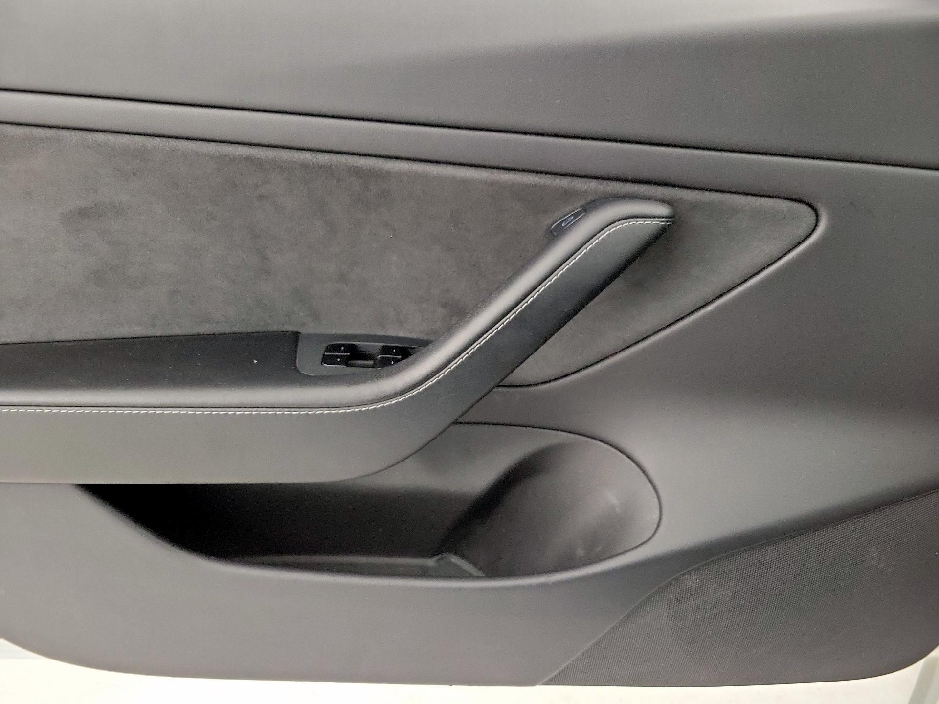 Thumbnail: 2021 Tesla Model 3 - 12