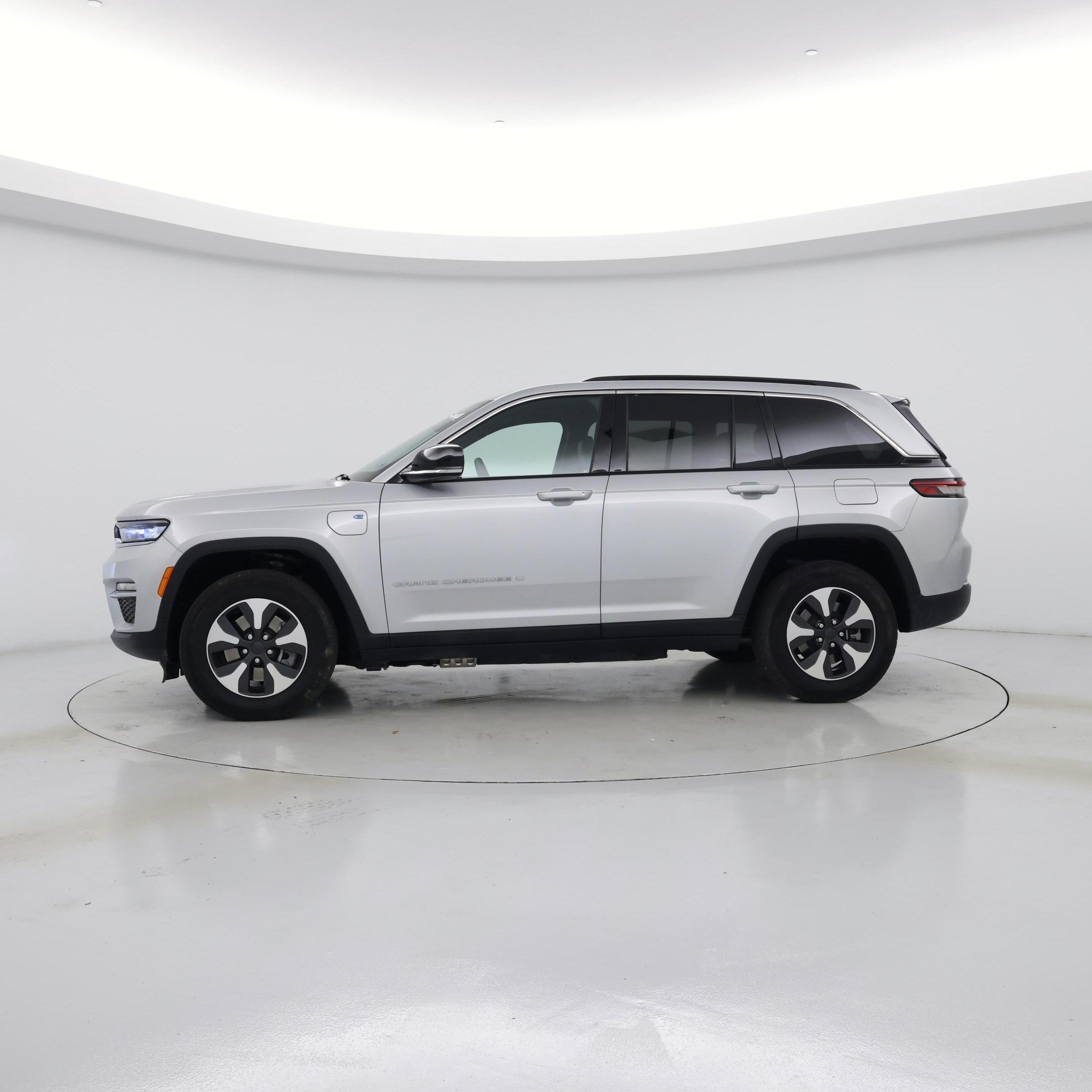 Thumbnail: 2024 Jeep Grand Cherokee - 3