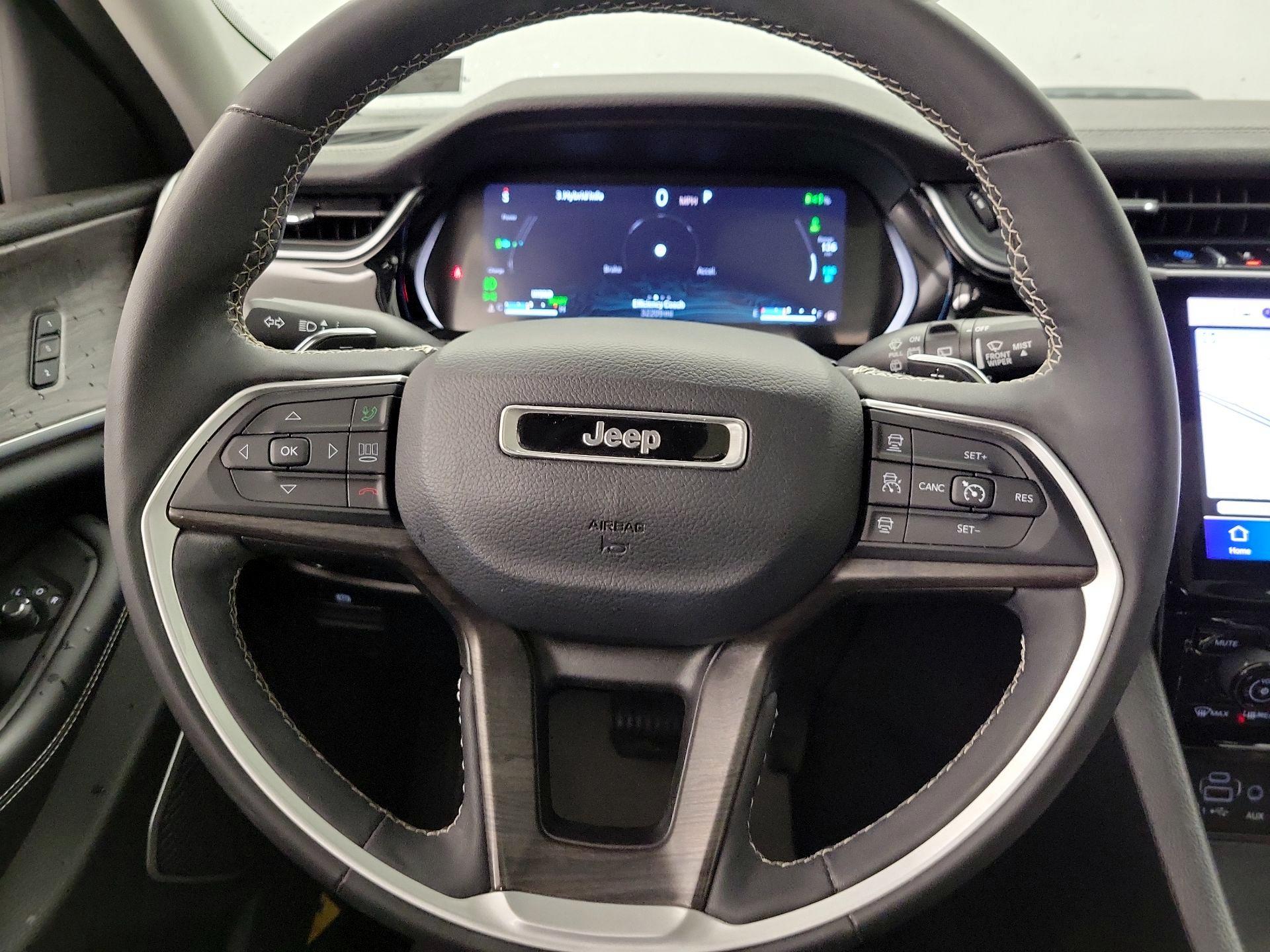 Thumbnail: 2023 Jeep Grand Cherokee - 10