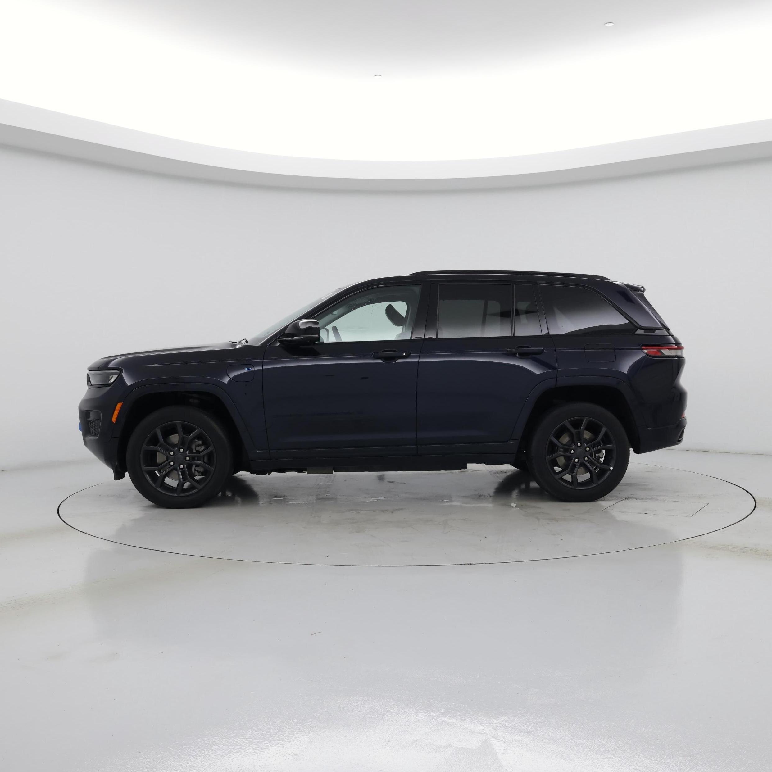 Thumbnail: 2023 Jeep Grand Cherokee - 3