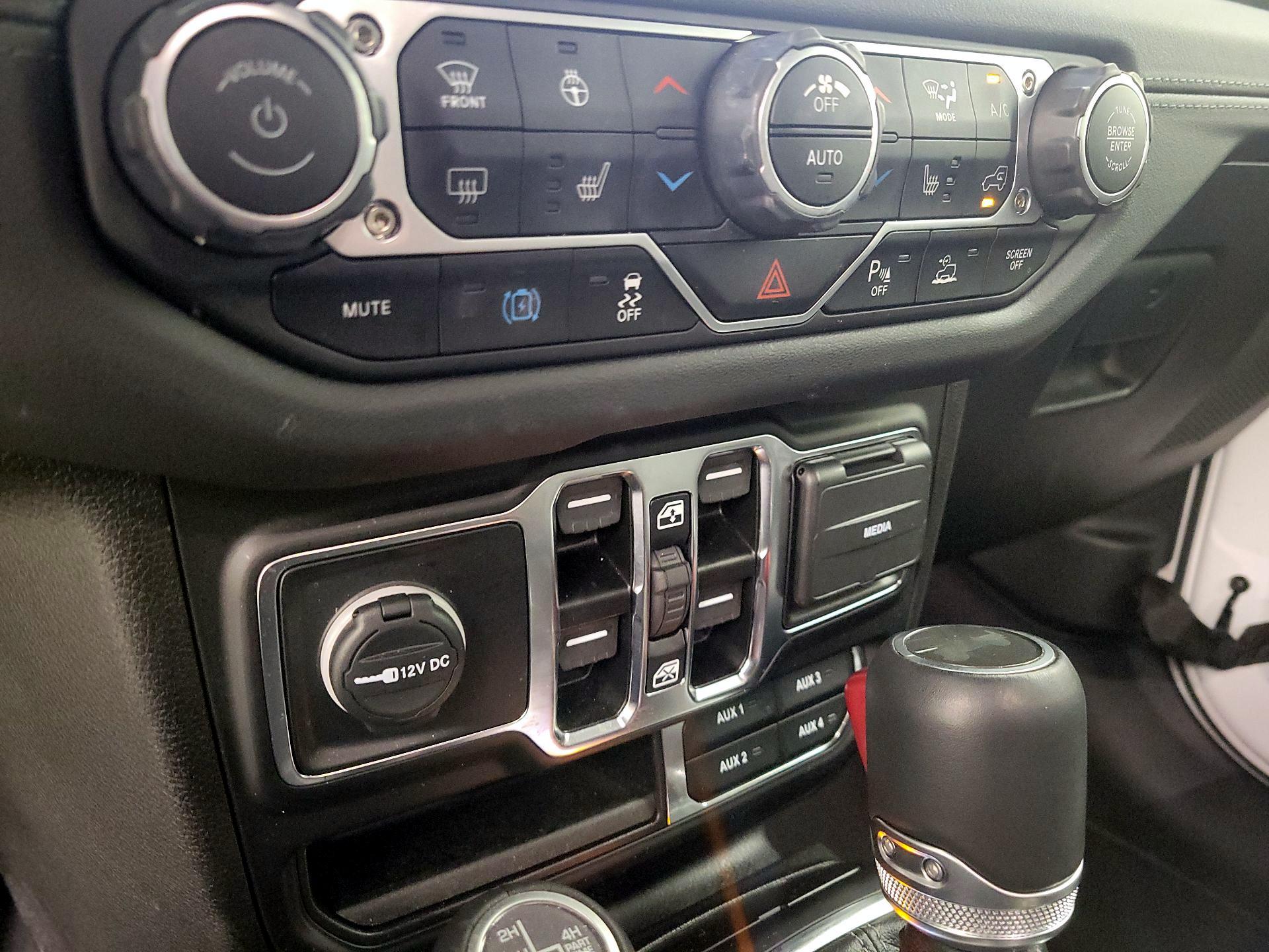 Thumbnail: 2024 Jeep Wrangler - 17