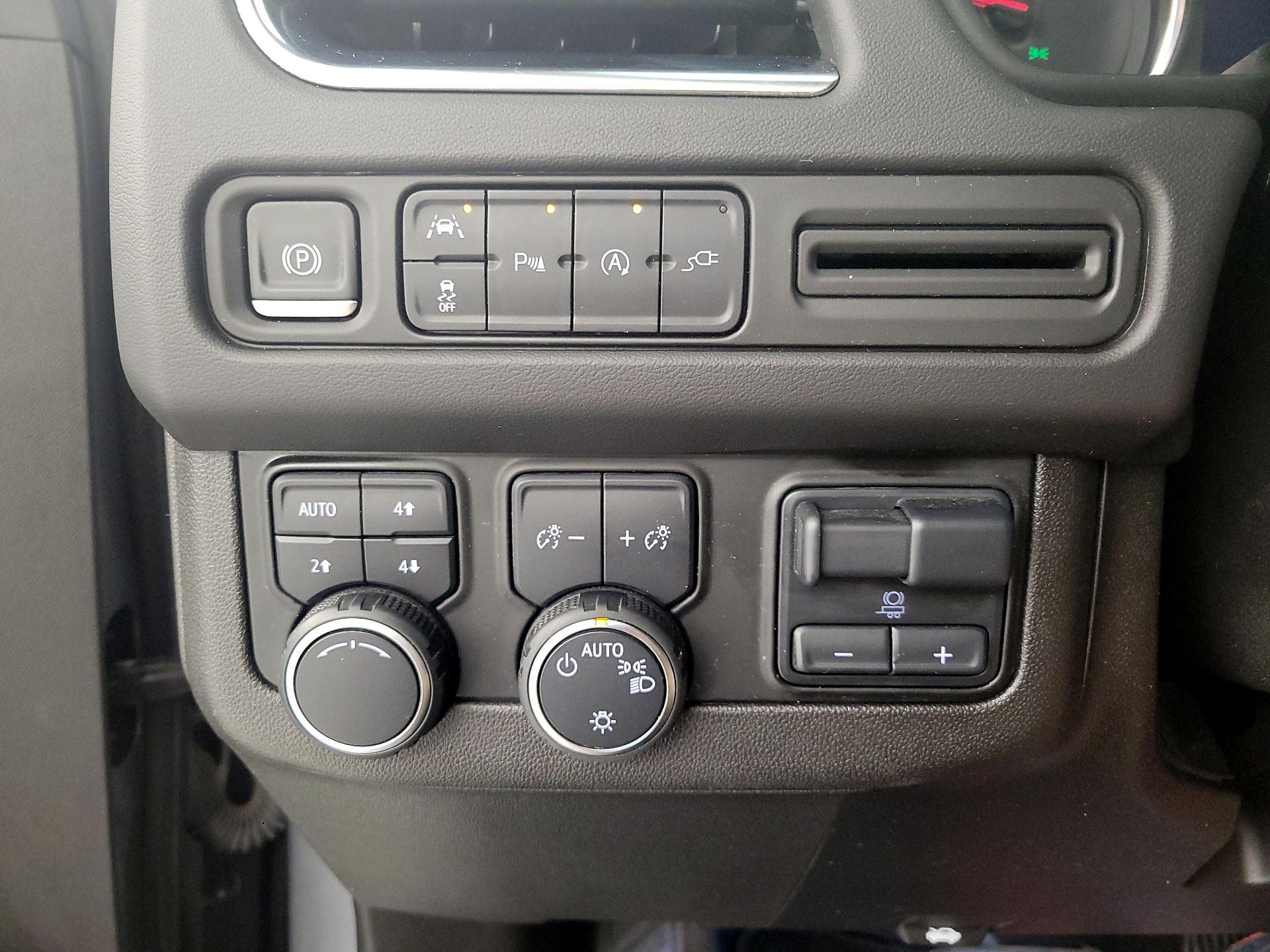 Thumbnail: 2021 Chevrolet Suburban - 13