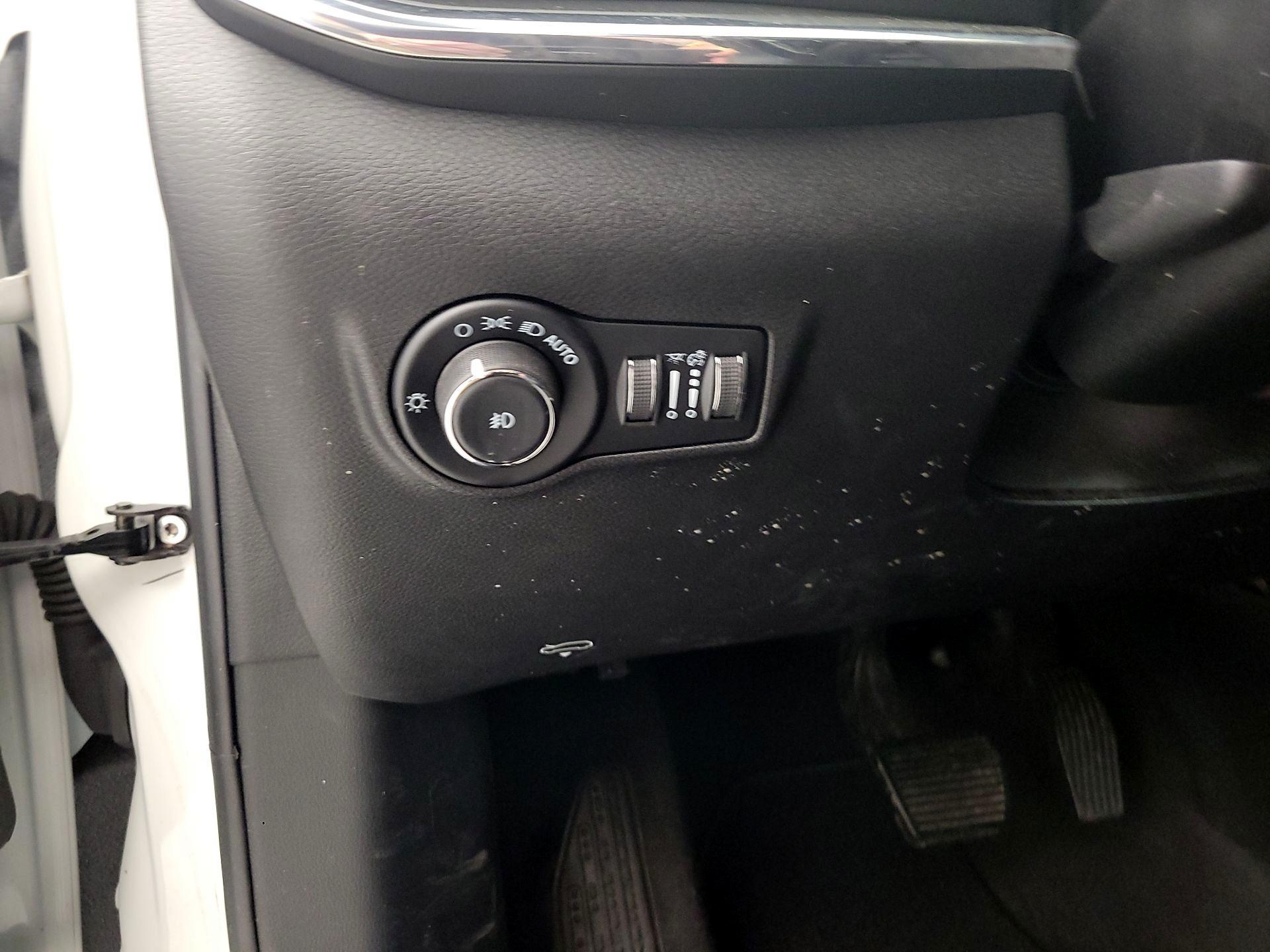 Thumbnail: 2022 Jeep Compass - 13