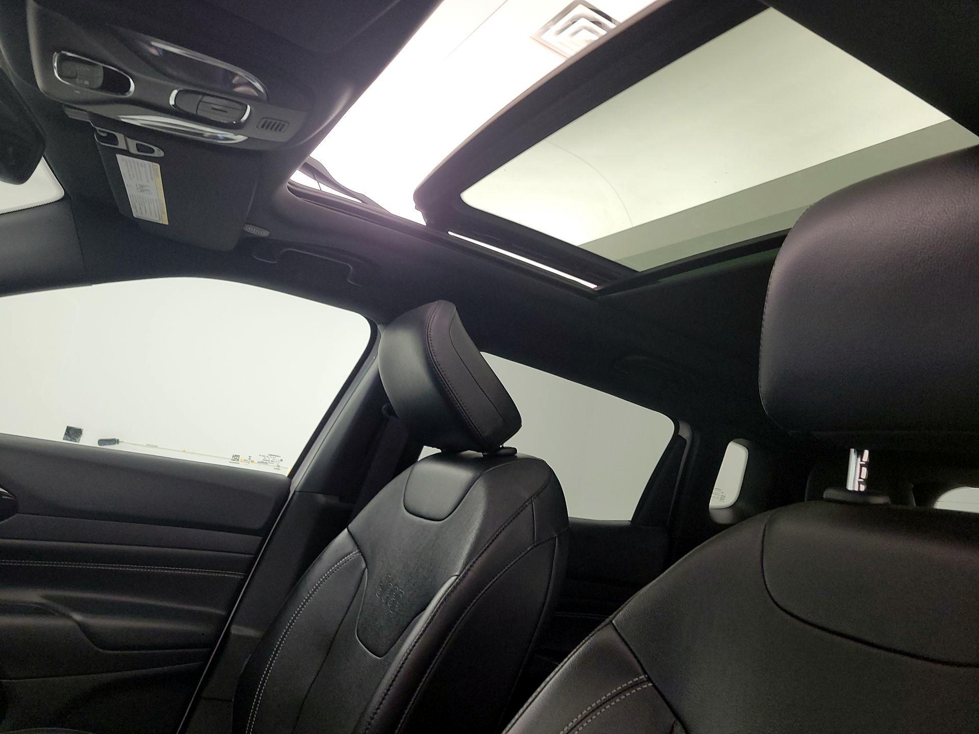 Thumbnail: 2022 Jeep Compass - 20
