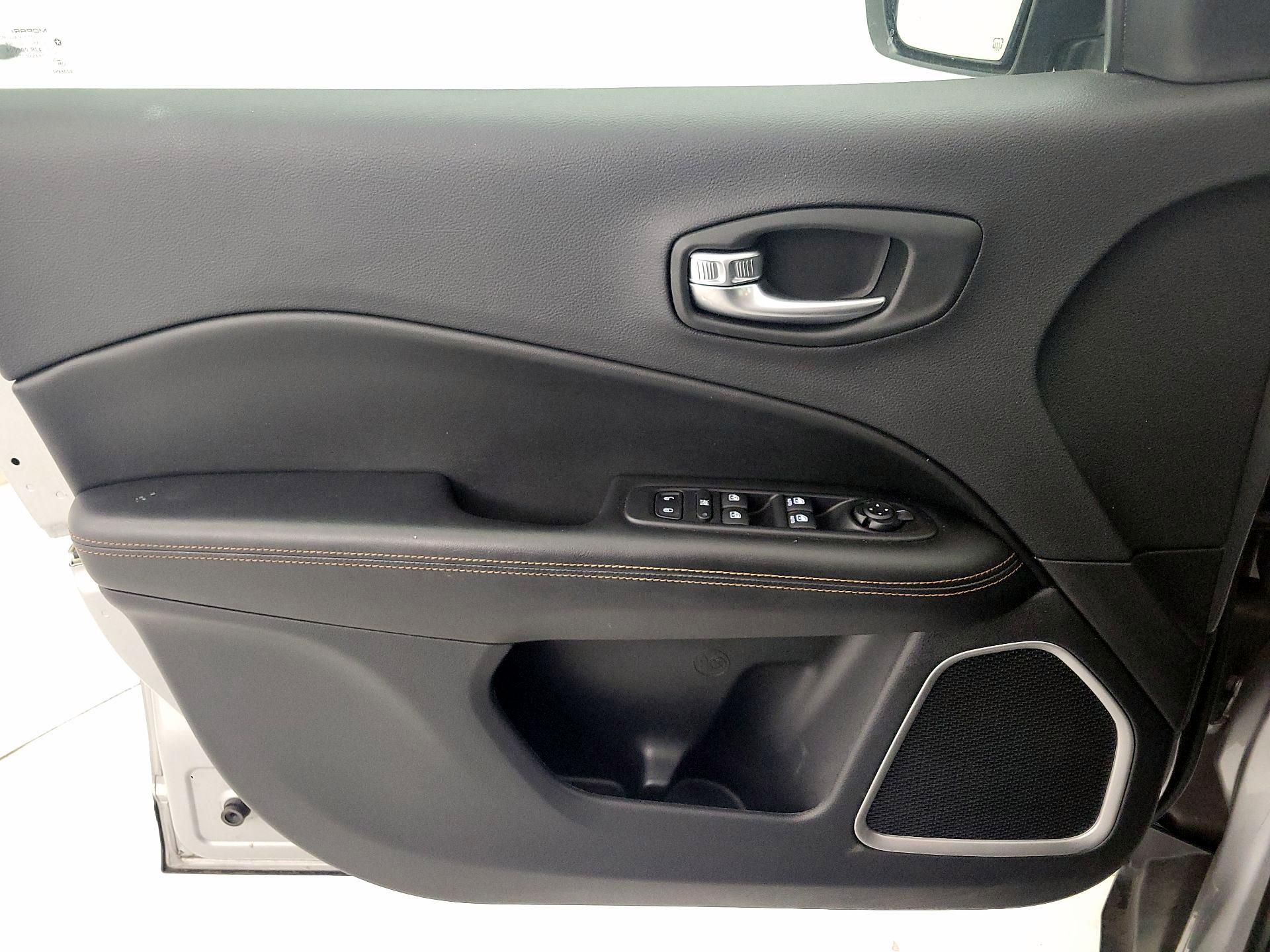 Thumbnail: 2021 Jeep Compass - 12