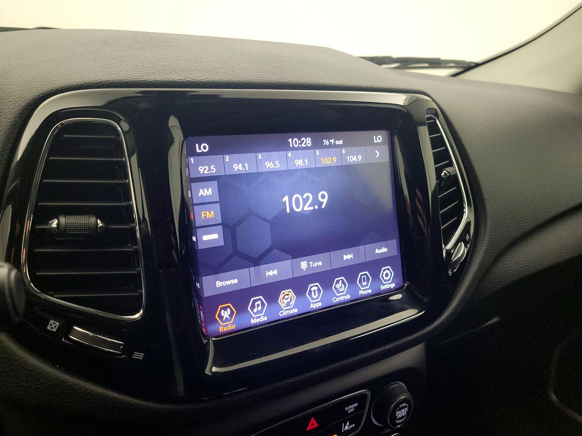 Thumbnail: 2021 Jeep Compass - 14