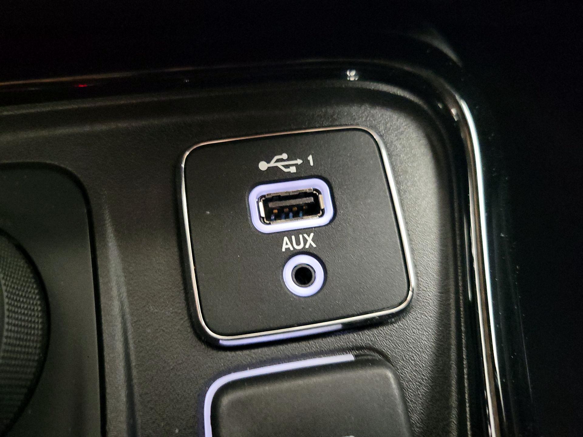 Thumbnail: 2021 Jeep Compass - 17