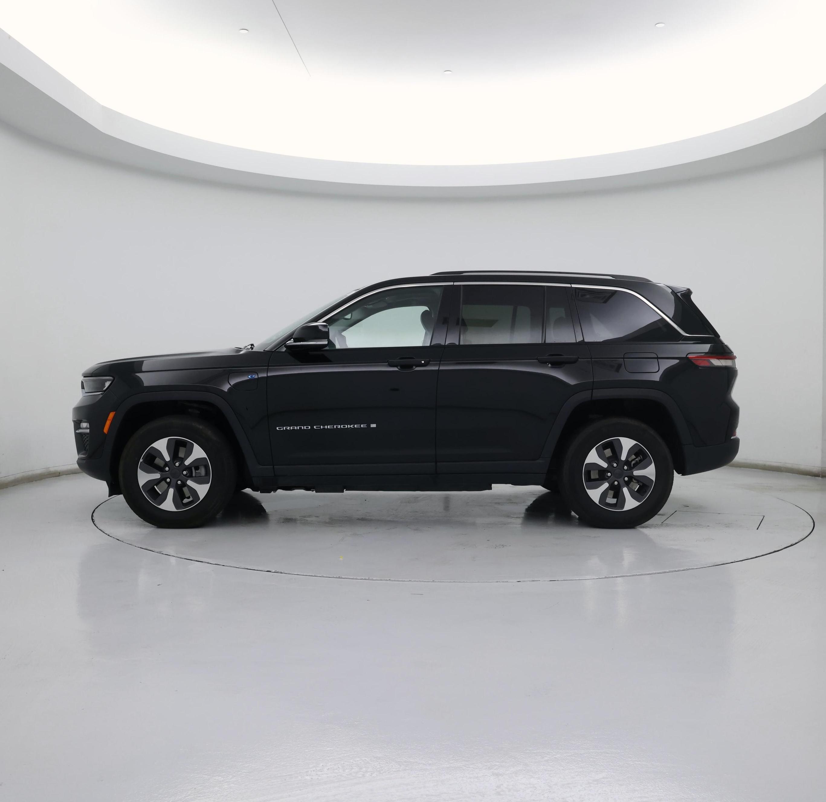 Thumbnail: 2023 Jeep Grand Cherokee - 3