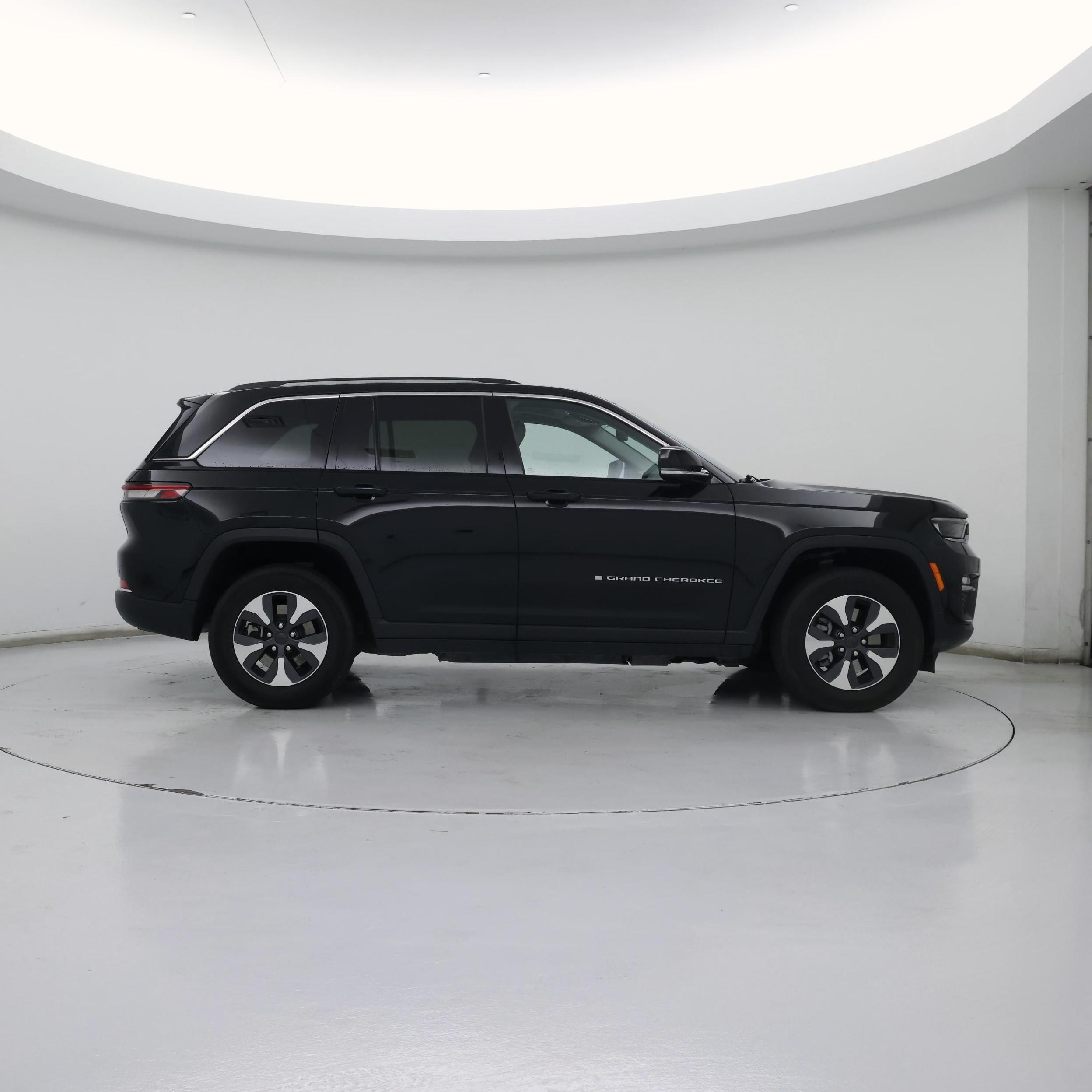 Thumbnail: 2023 Jeep Grand Cherokee - 7
