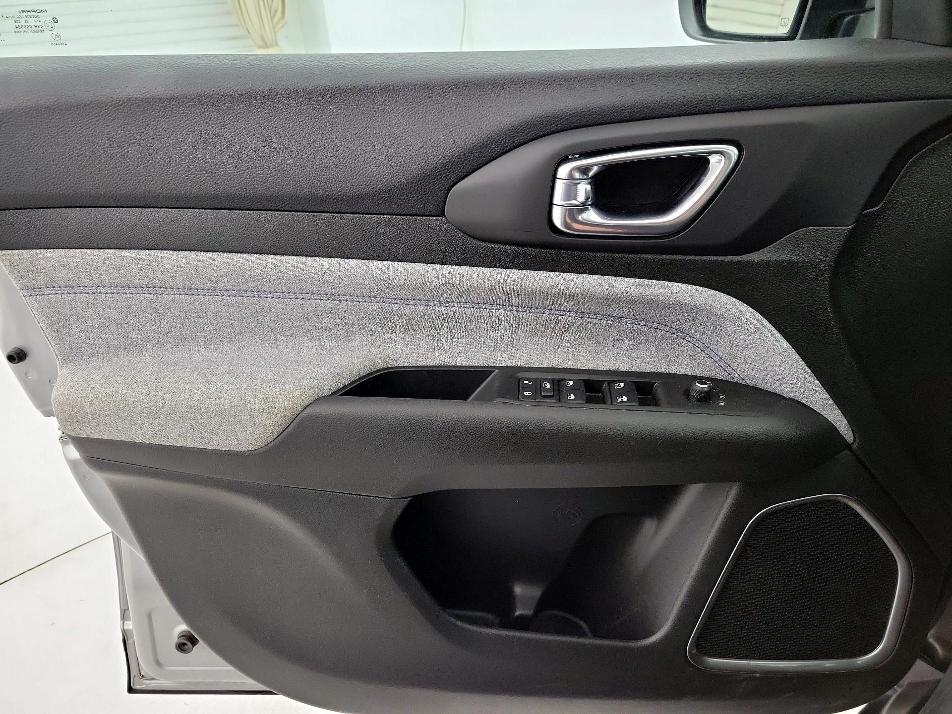 Thumbnail: 2022 Jeep Compass - 12