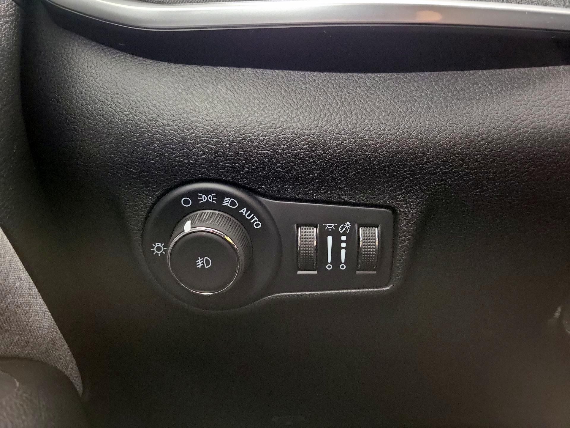 Thumbnail: 2022 Jeep Compass - 13