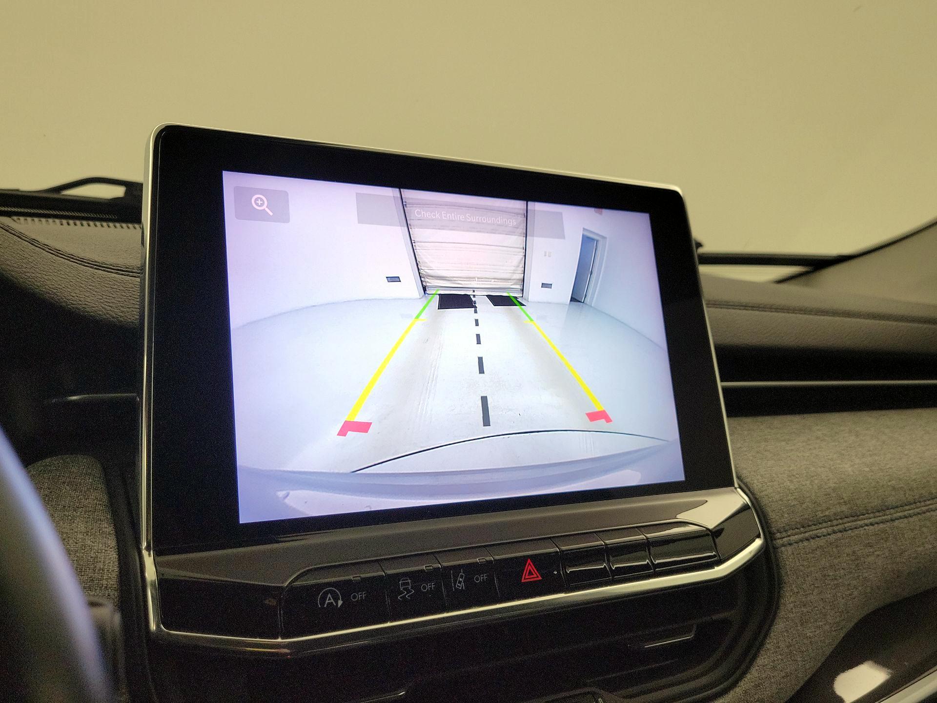 Thumbnail: 2022 Jeep Compass - 14