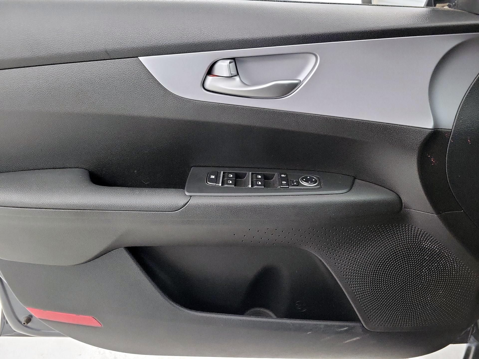 Thumbnail: 2023 Kia Forte - 12