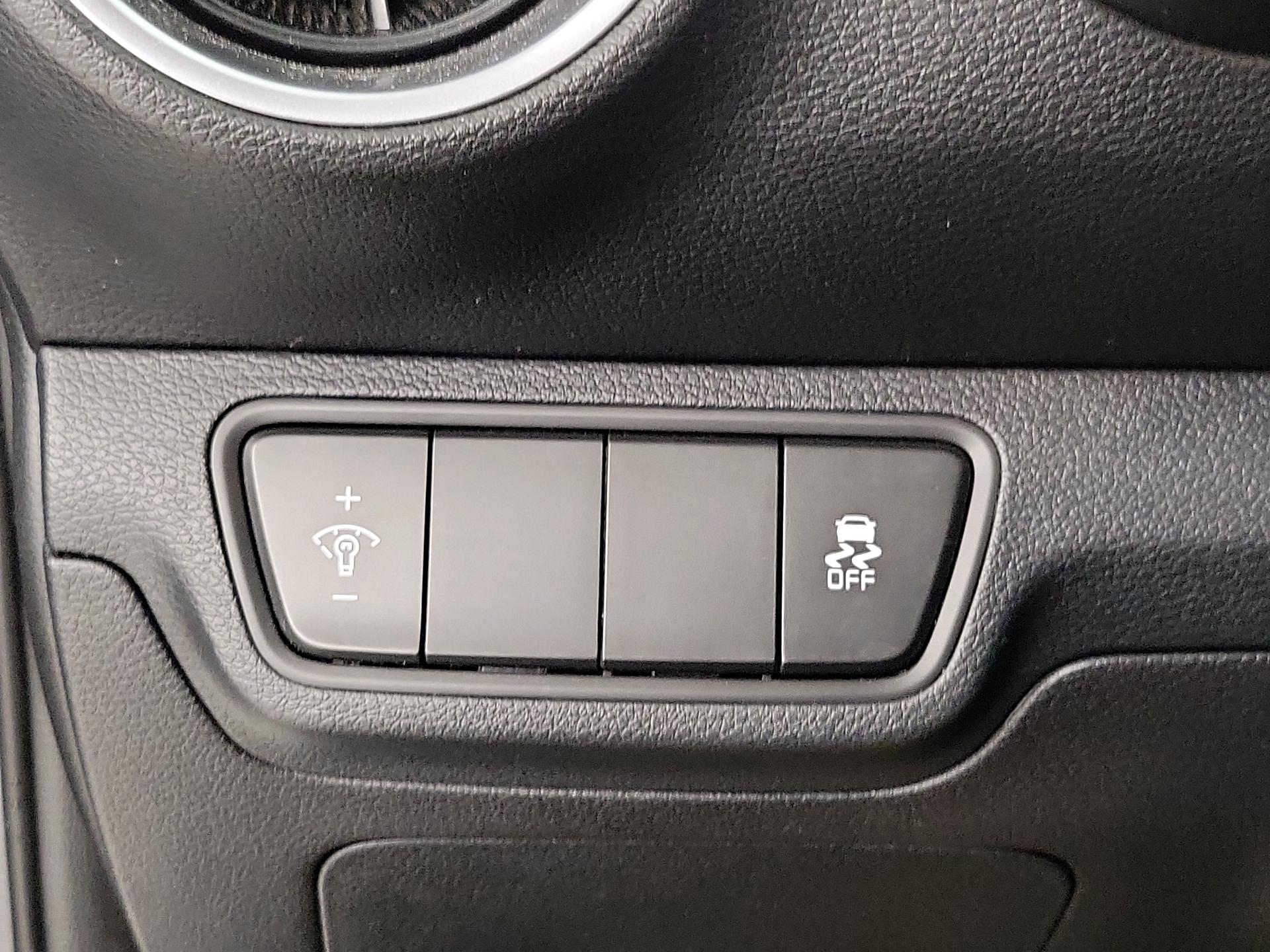 Thumbnail: 2023 Kia Forte - 13