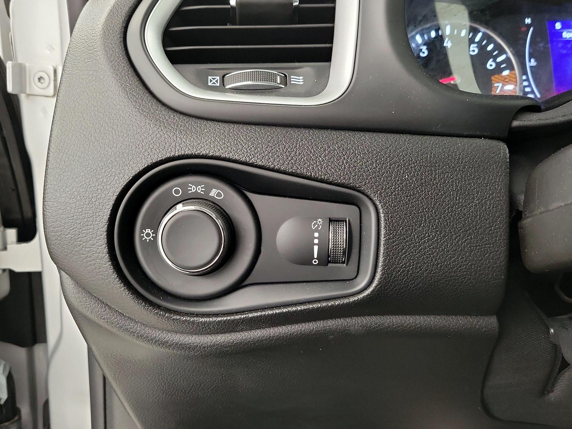 Thumbnail: 2021 Jeep Renegade - 13