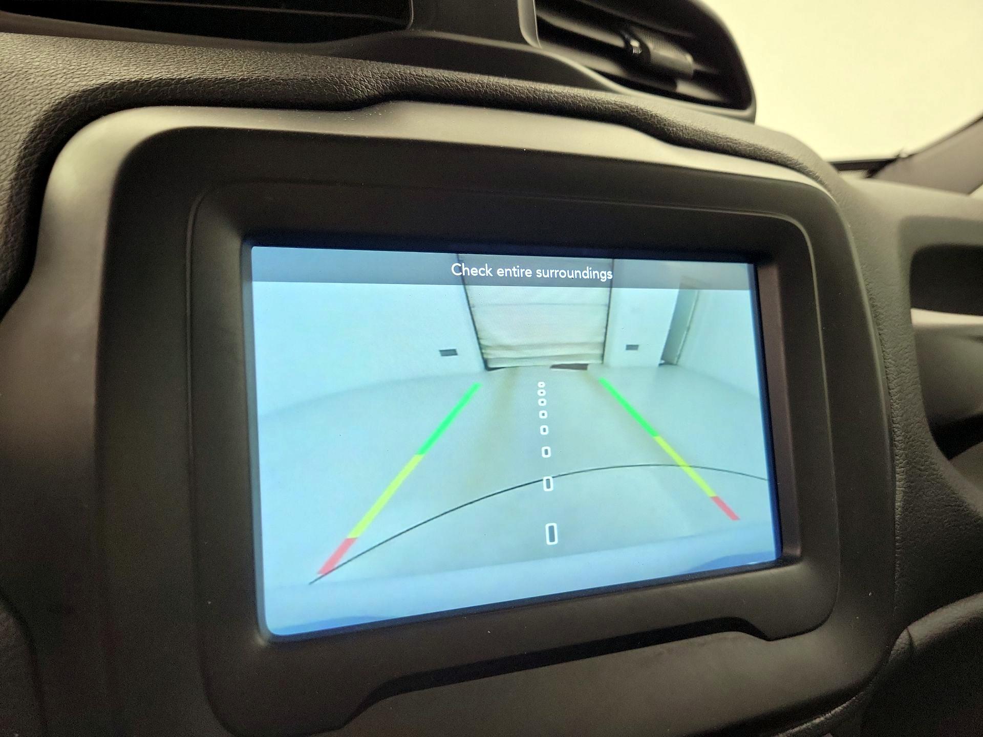 Thumbnail: 2021 Jeep Renegade - 14