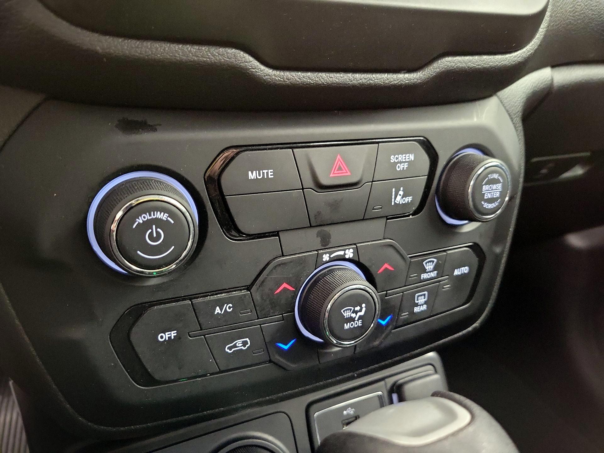 Thumbnail: 2021 Jeep Renegade - 16