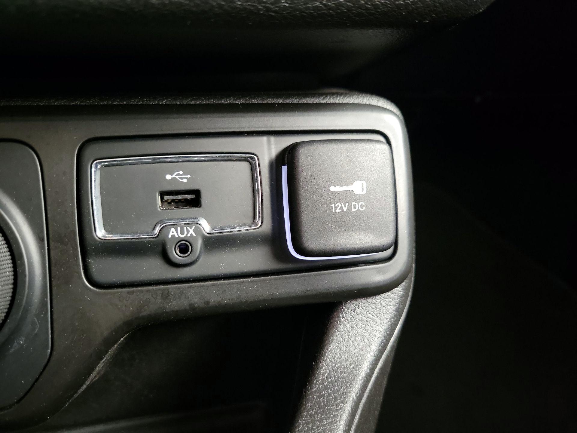 Thumbnail: 2021 Jeep Renegade - 18