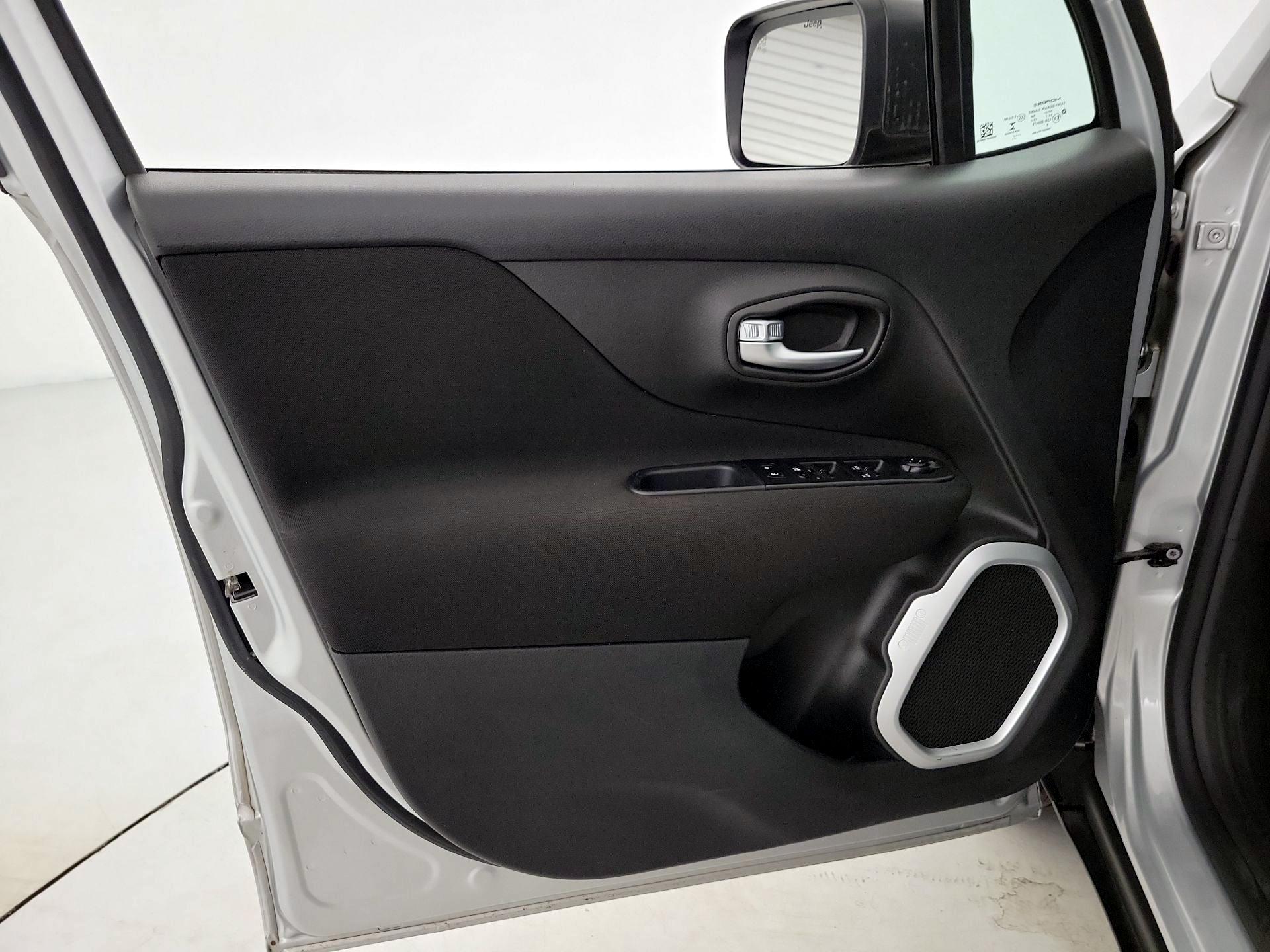 Thumbnail: 2021 Jeep Renegade - 12