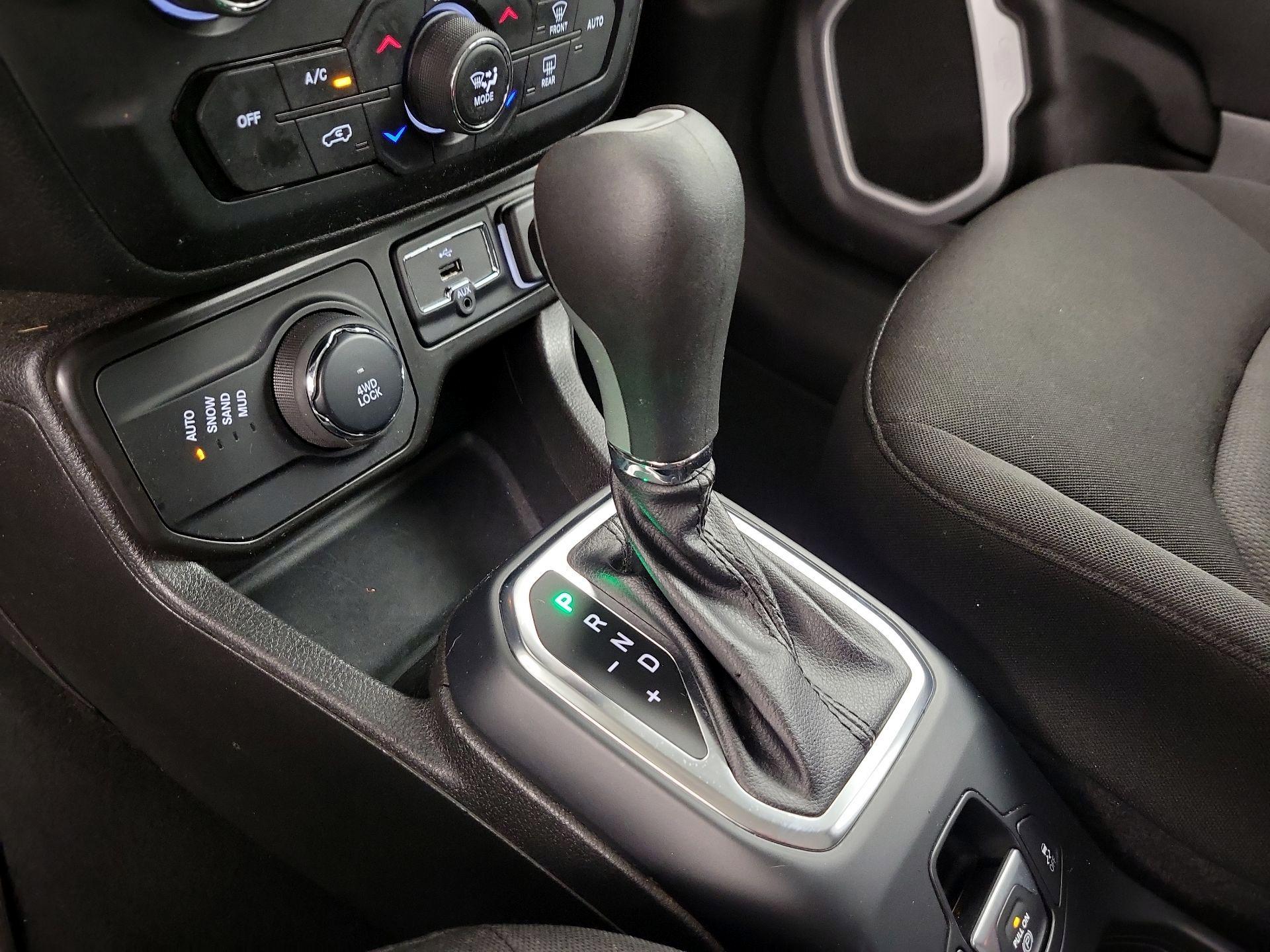 Thumbnail: 2021 Jeep Renegade - 17