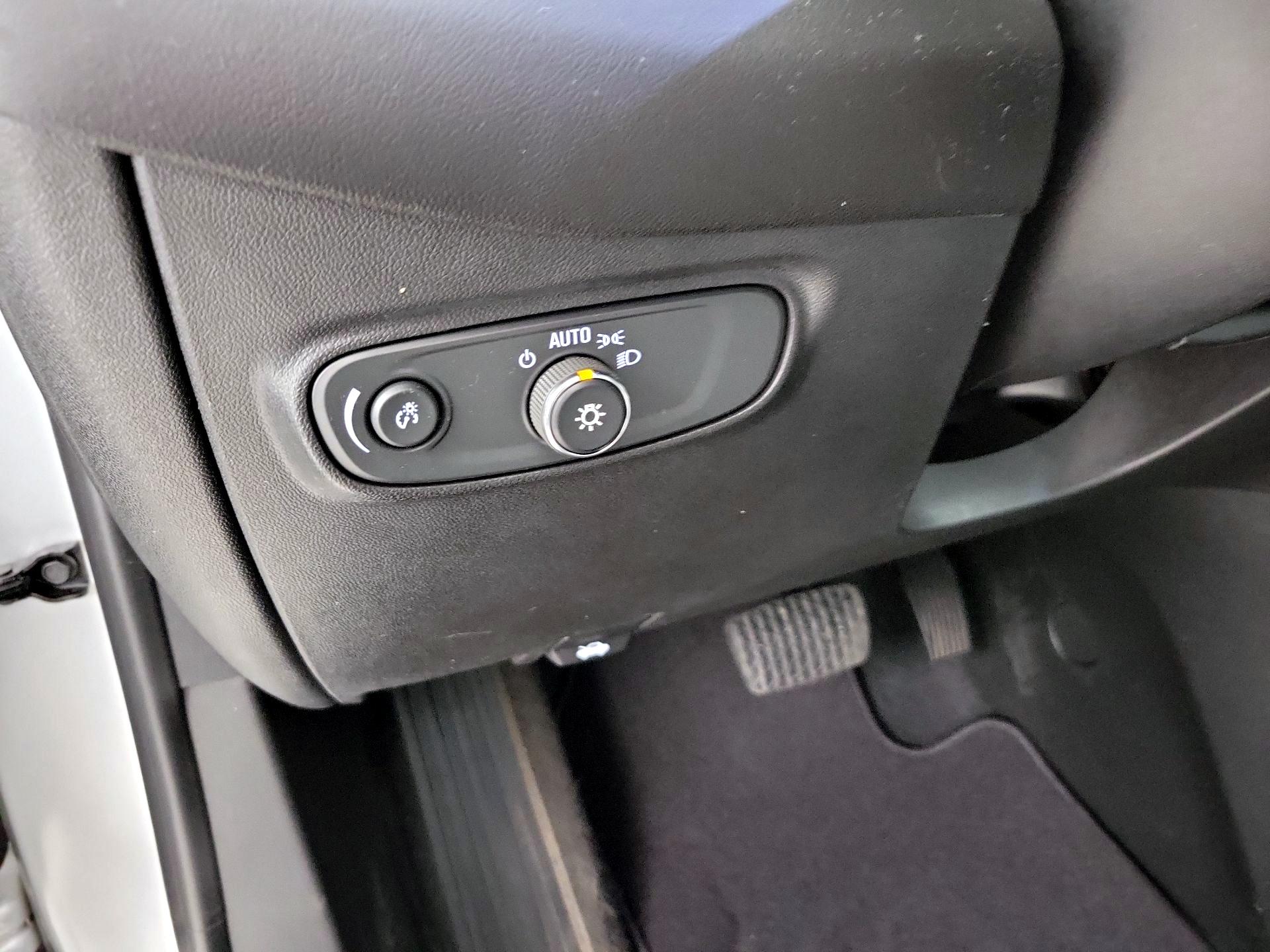 Thumbnail: 2020 Chevrolet Equinox - 13