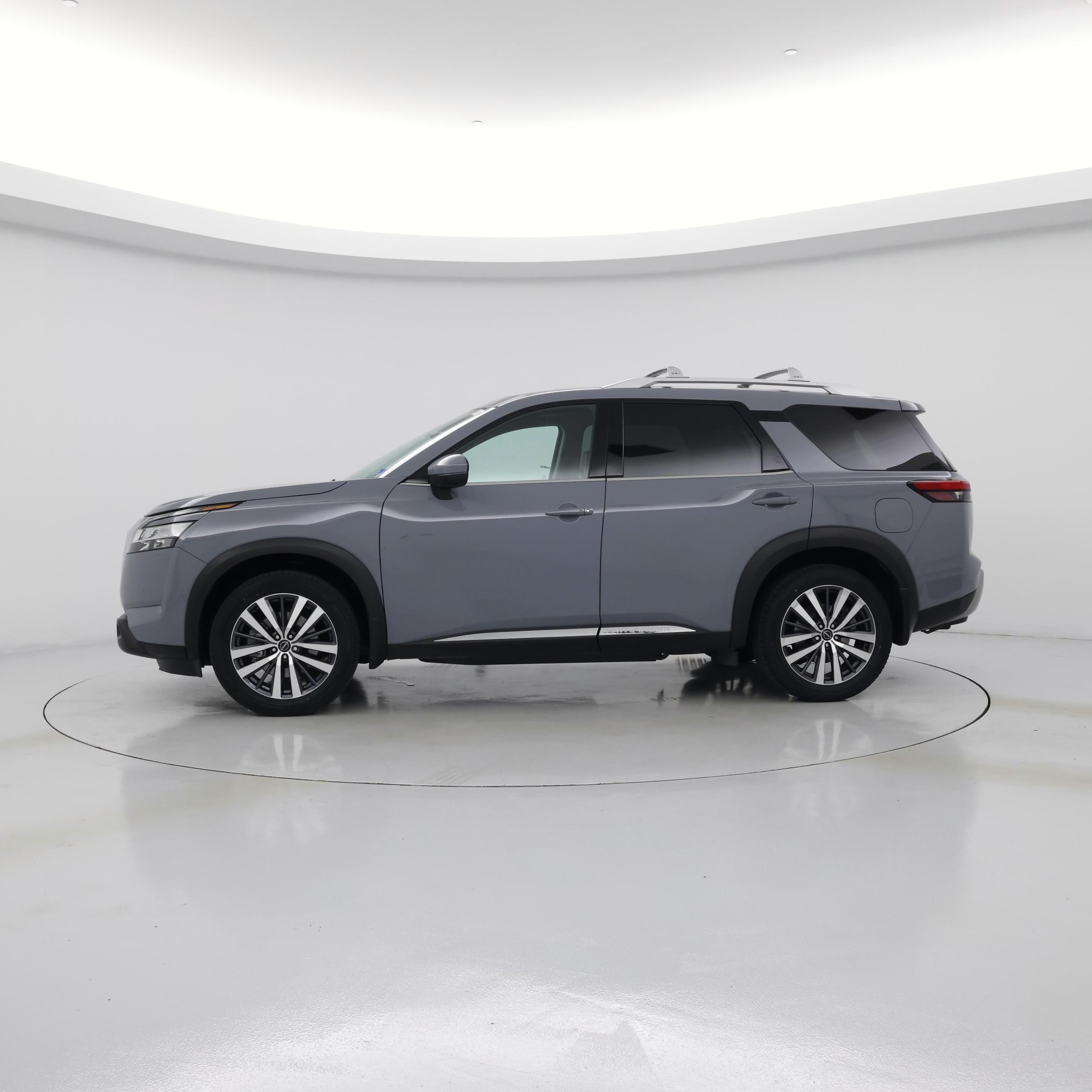 Thumbnail: 2022 Nissan Pathfinder - 3