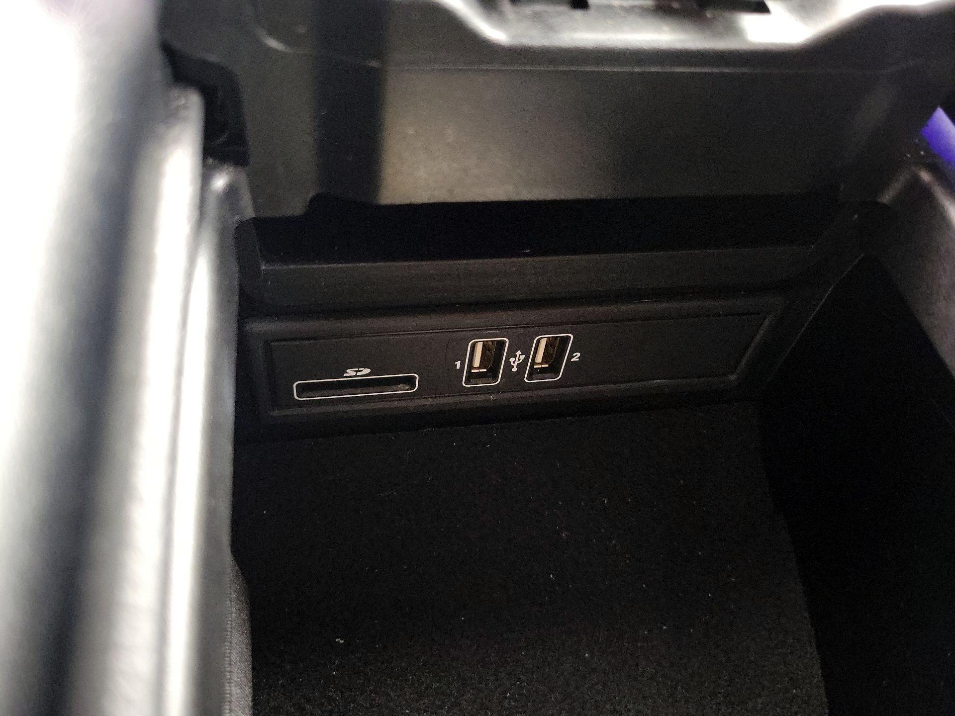 Thumbnail: 2018 Mercedes-Benz E-Class - 19