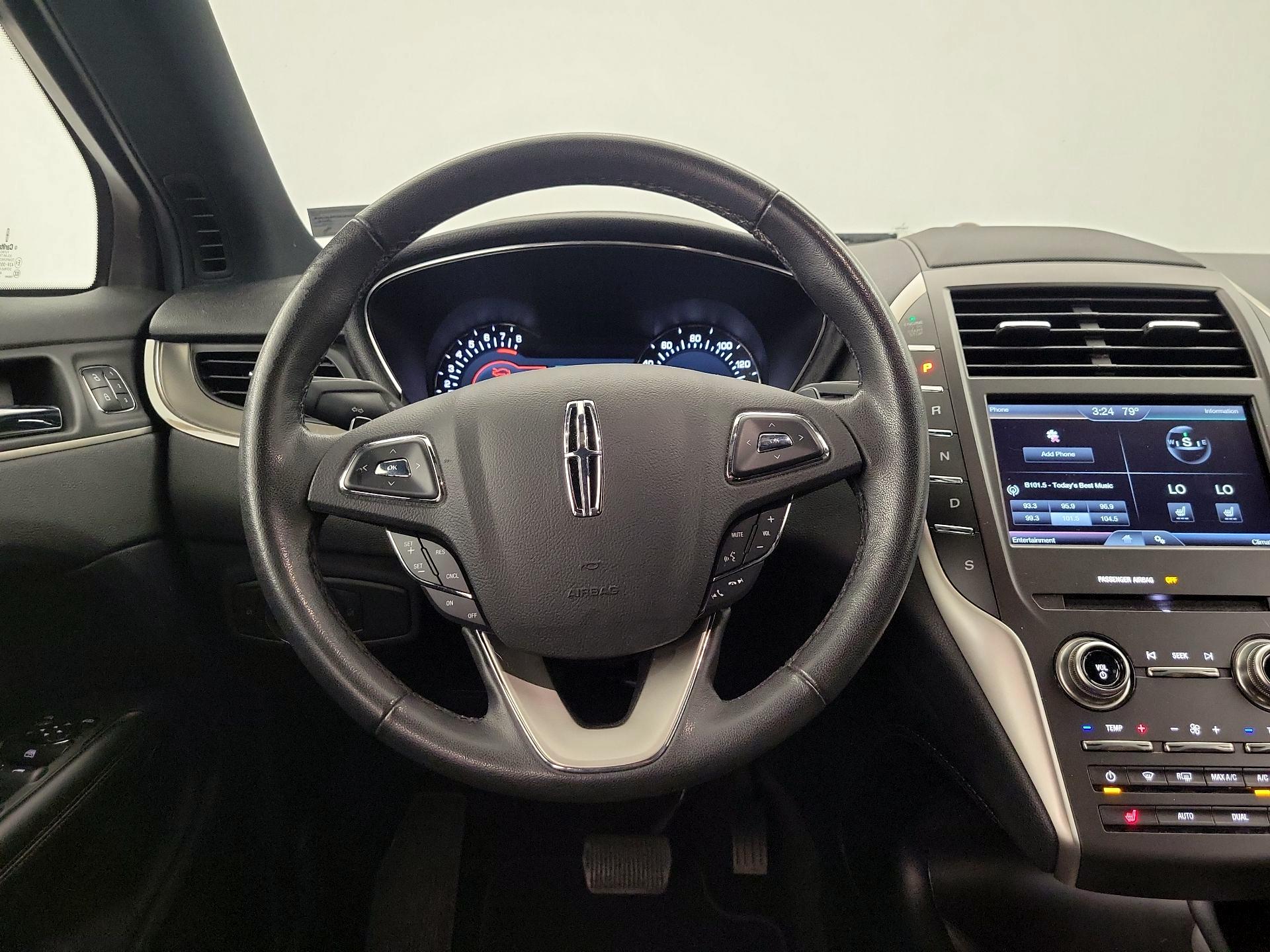 Thumbnail: 2015 Lincoln MKC - 10