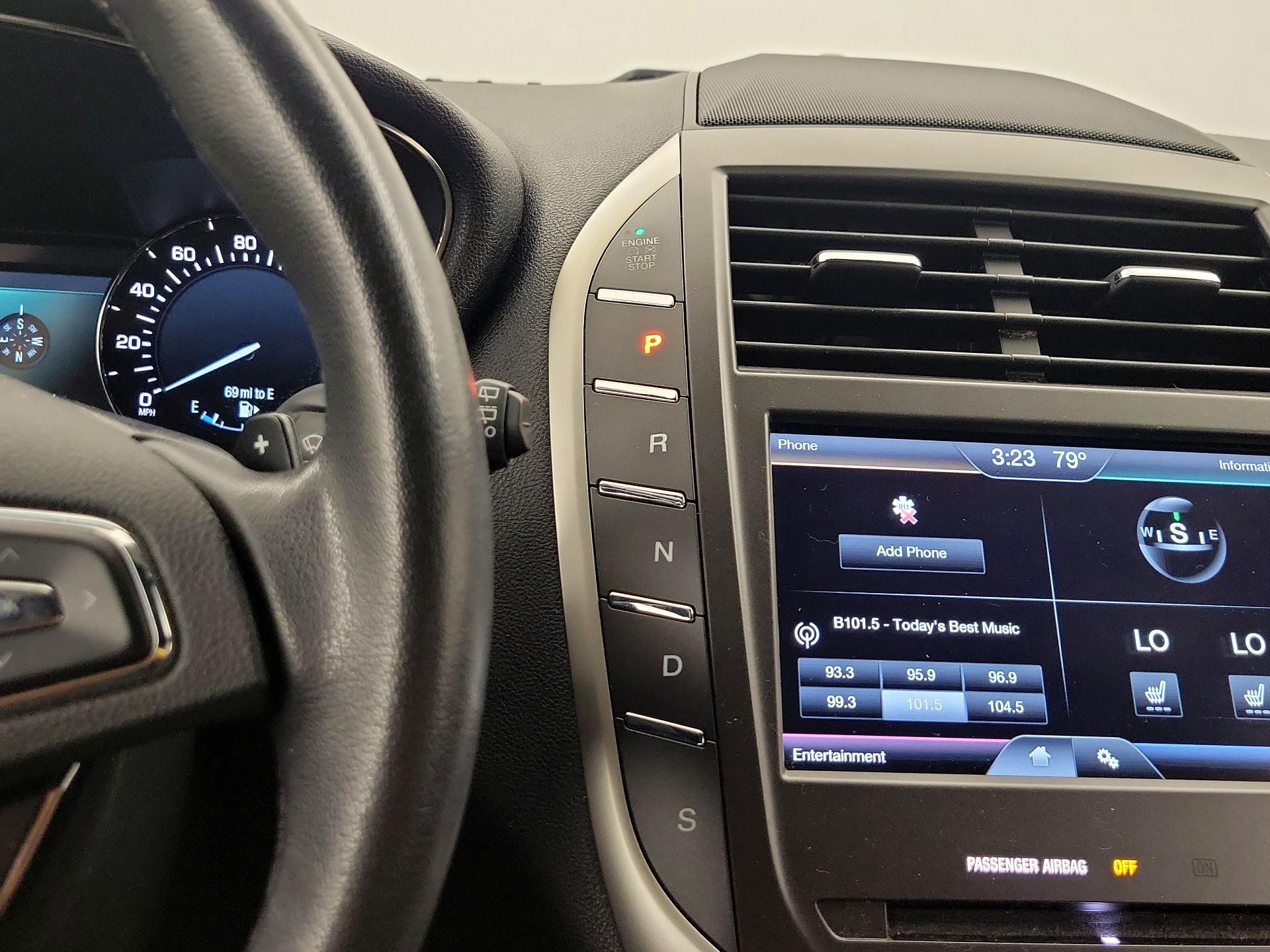 Thumbnail: 2015 Lincoln MKC - 17