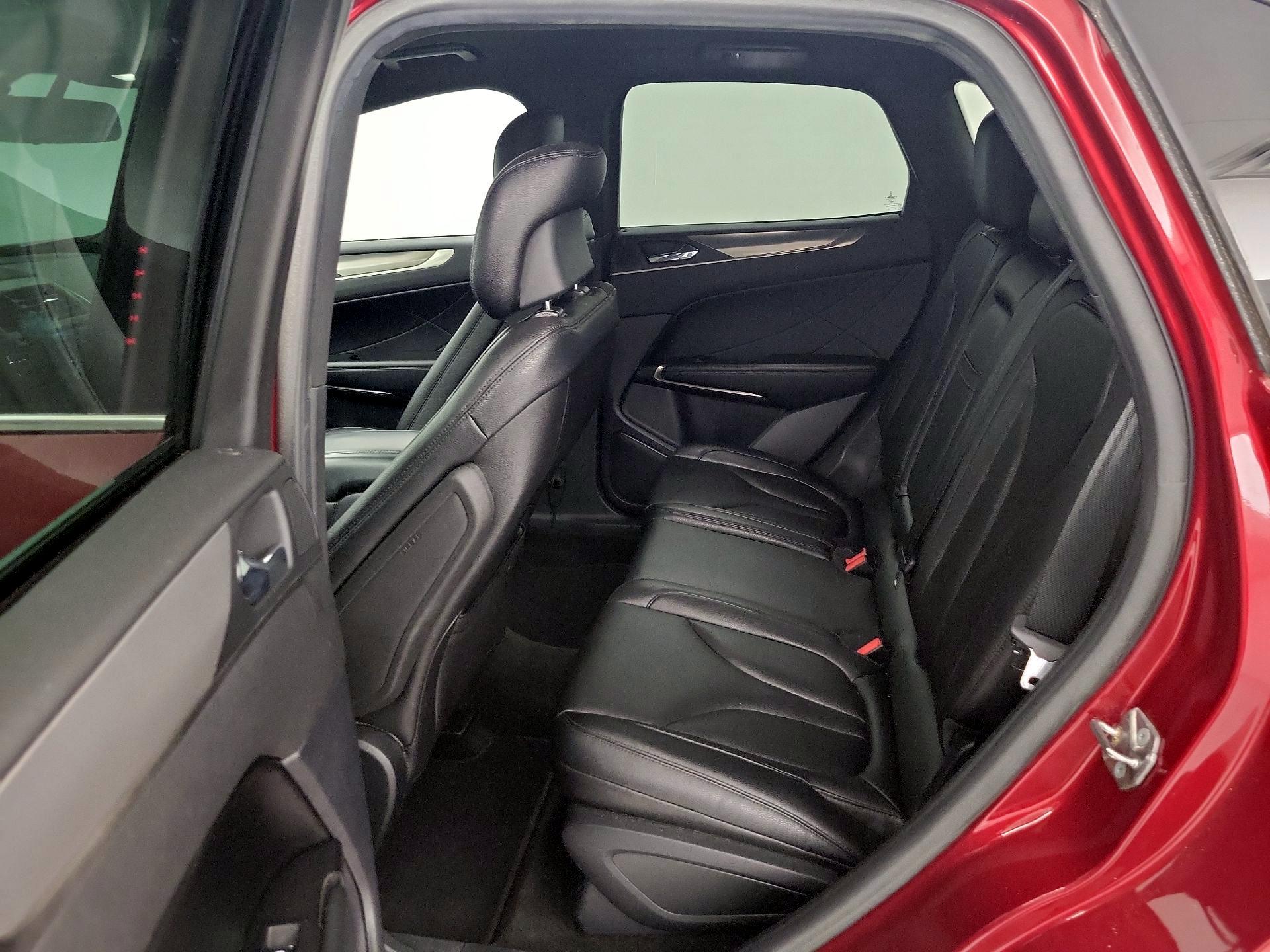 Thumbnail: 2015 Lincoln MKC - 19