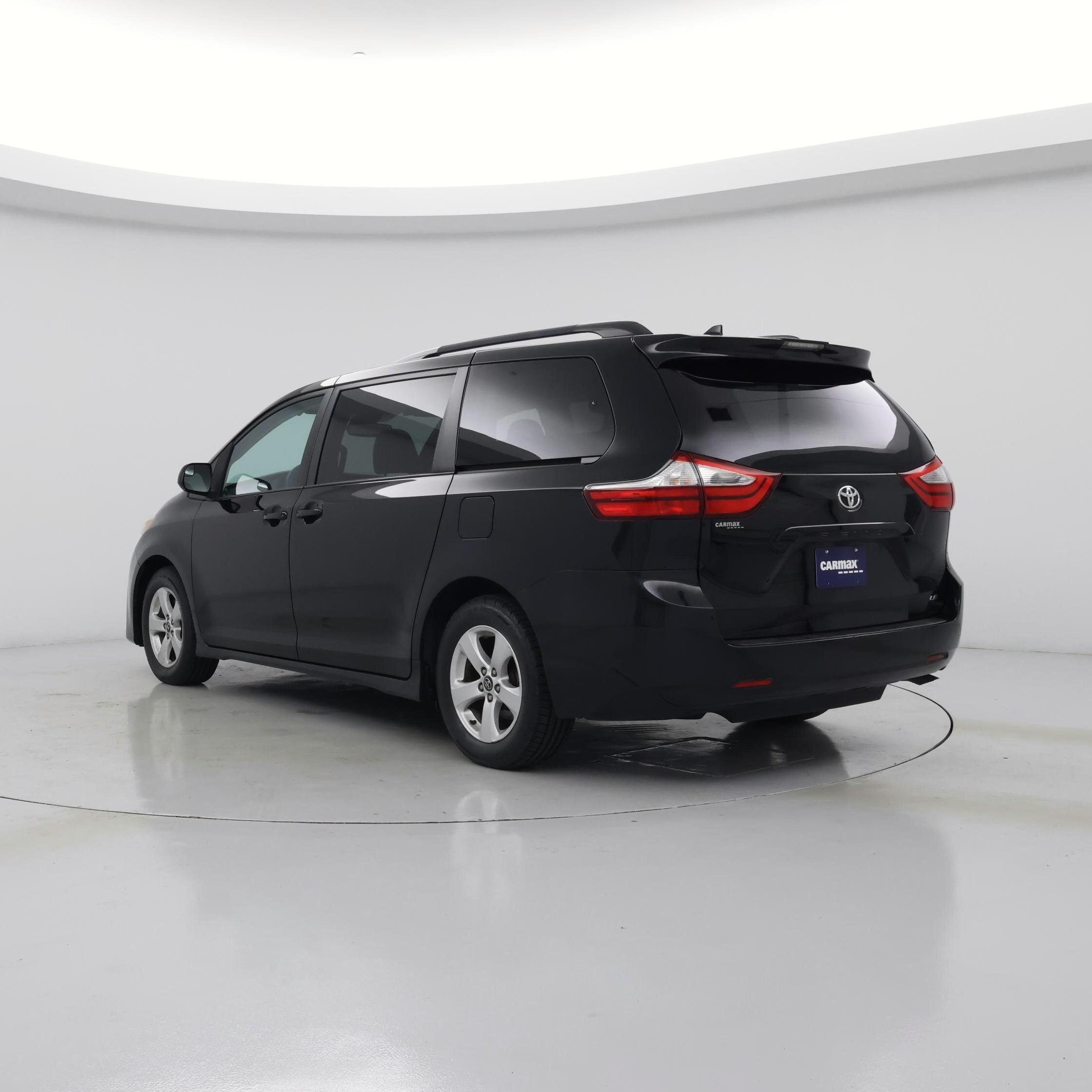 Thumbnail: 2018 Toyota Sienna - 2