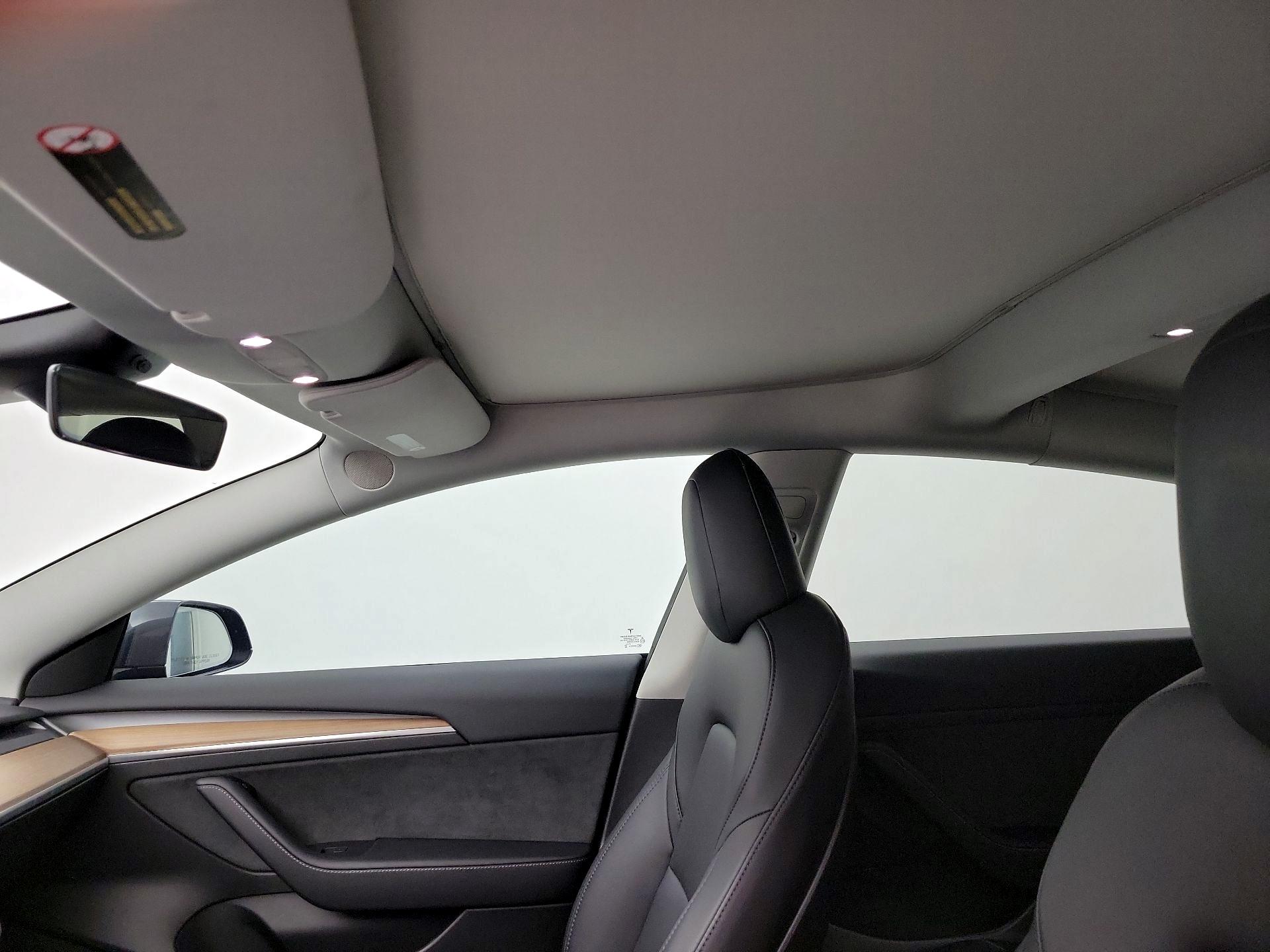 Thumbnail: 2023 Tesla Model 3 - 19